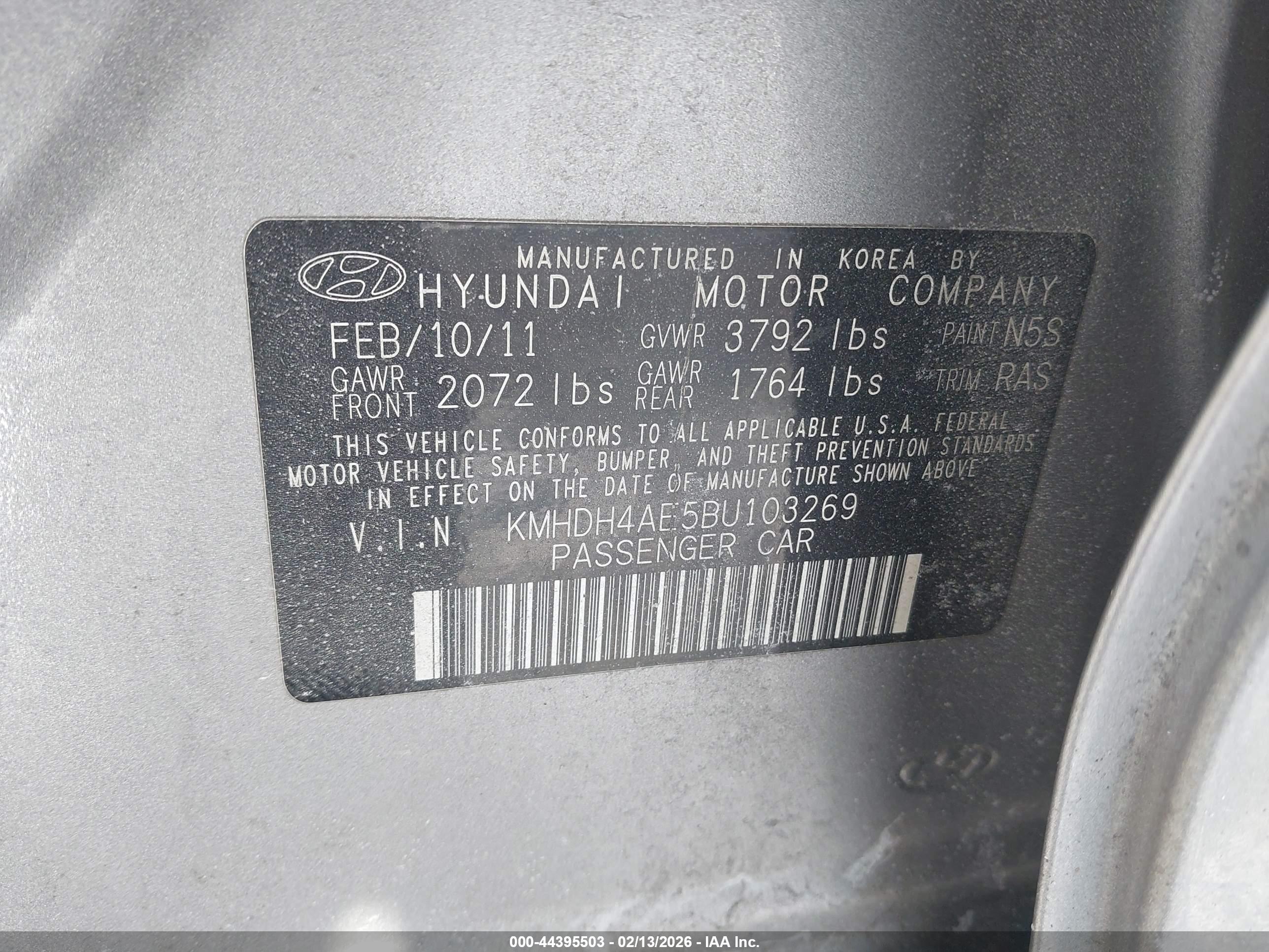 HYUNDAI ELANTRA image 9