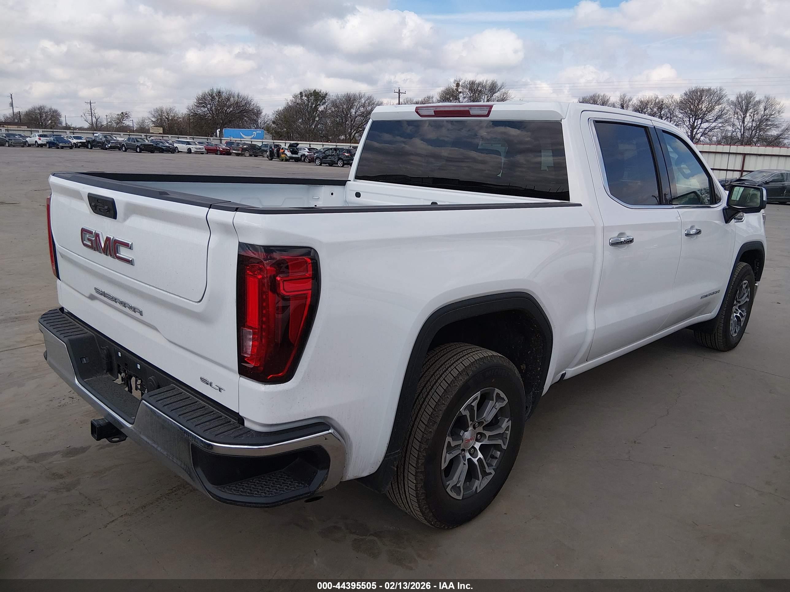 GMC SIERRA image 4