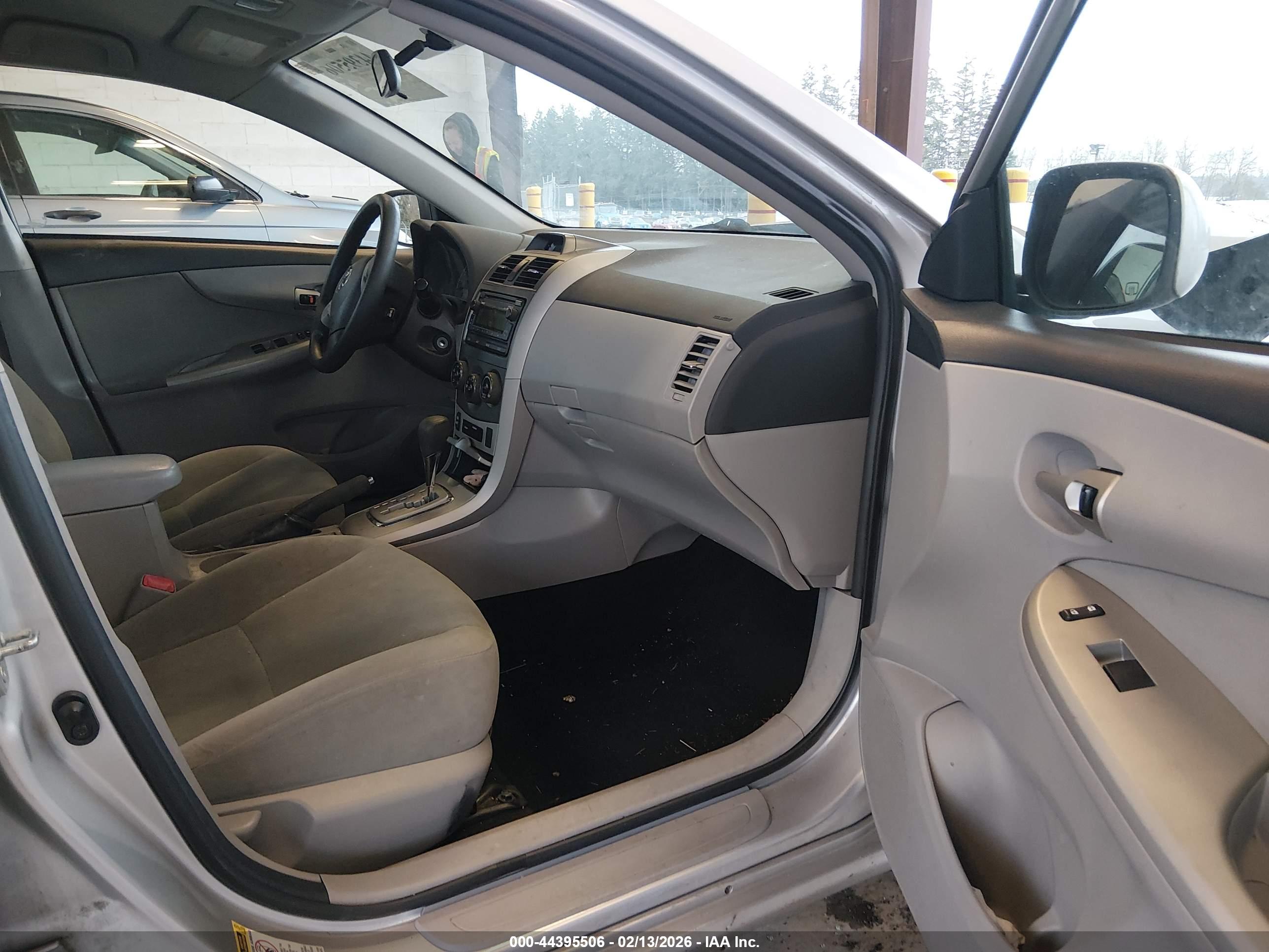 TOYOTA COROLLA image 5