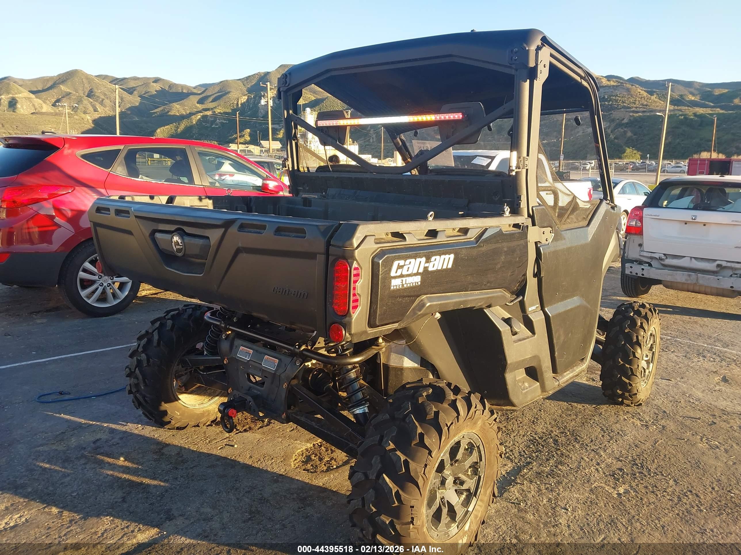 CAN-AM DEFENDER image 4