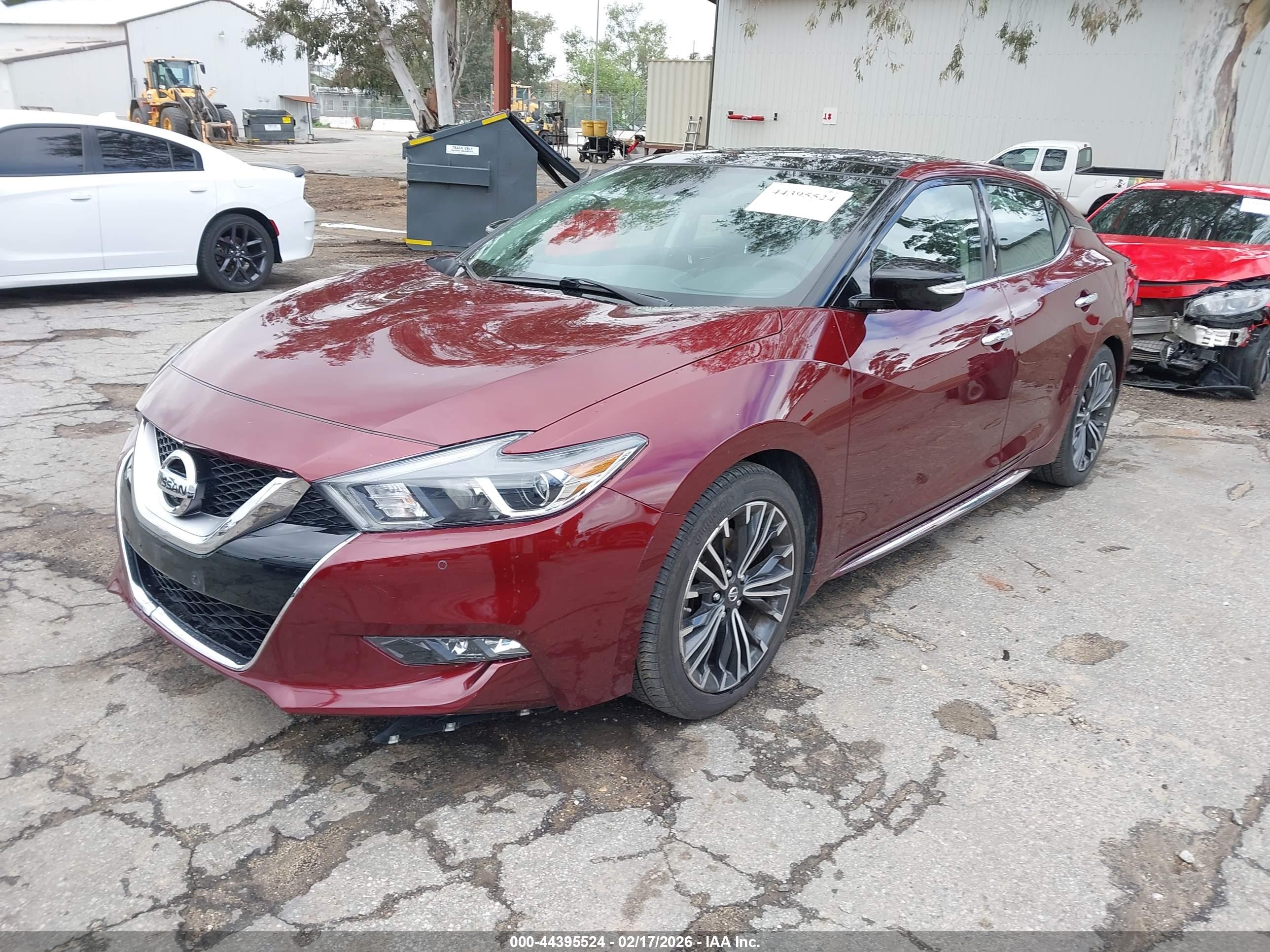 NISSAN MAXIMA image 2