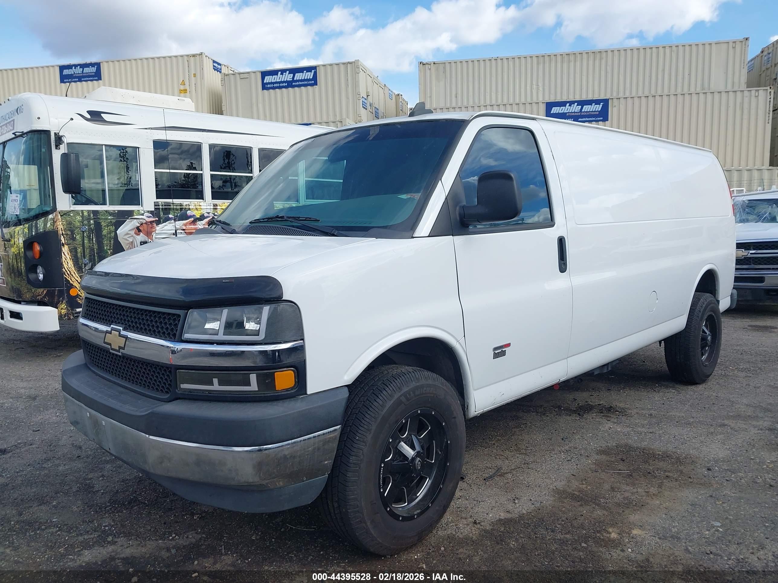 CHEVROLET EXPRESS image 2