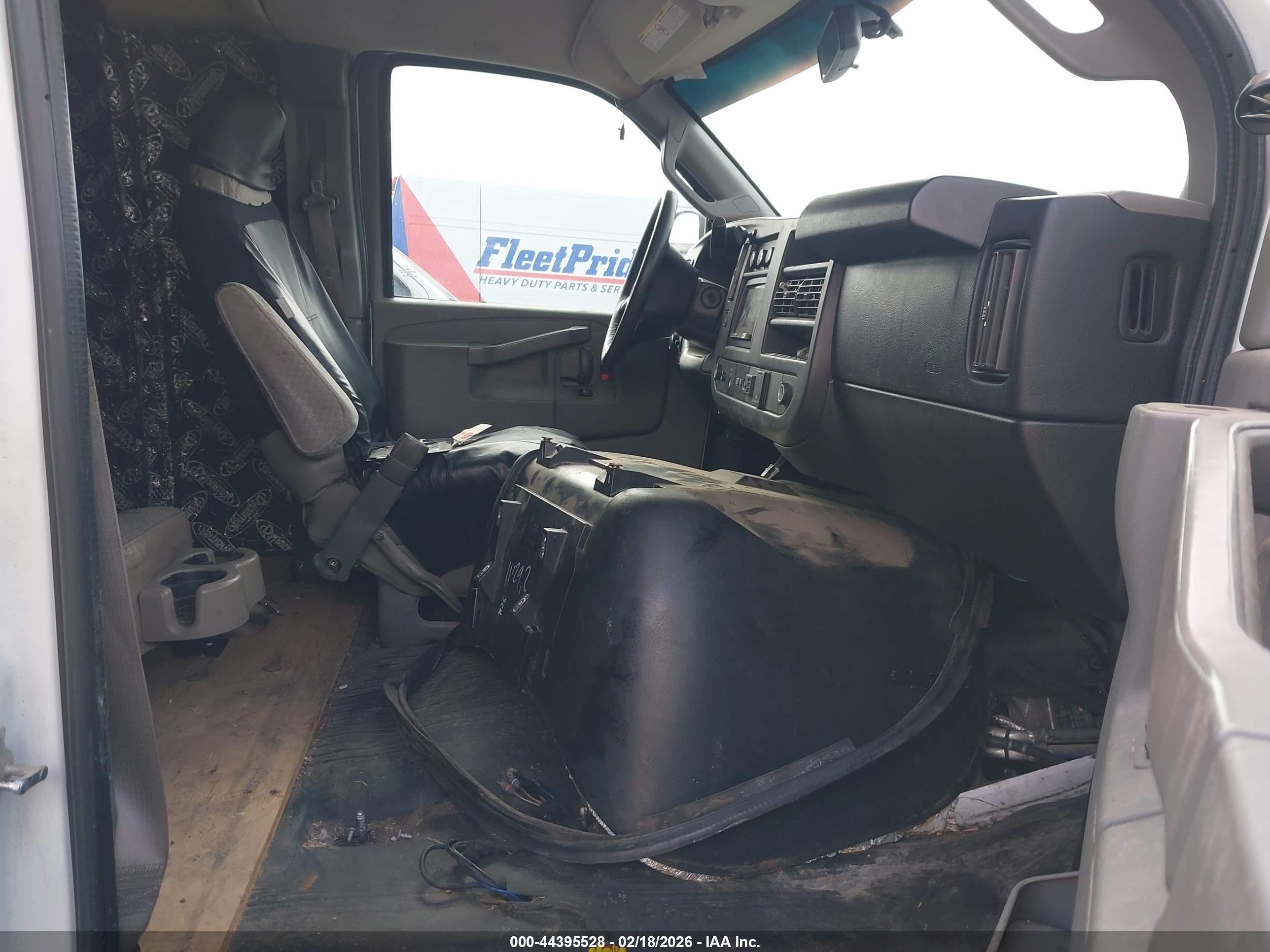 CHEVROLET EXPRESS image 5