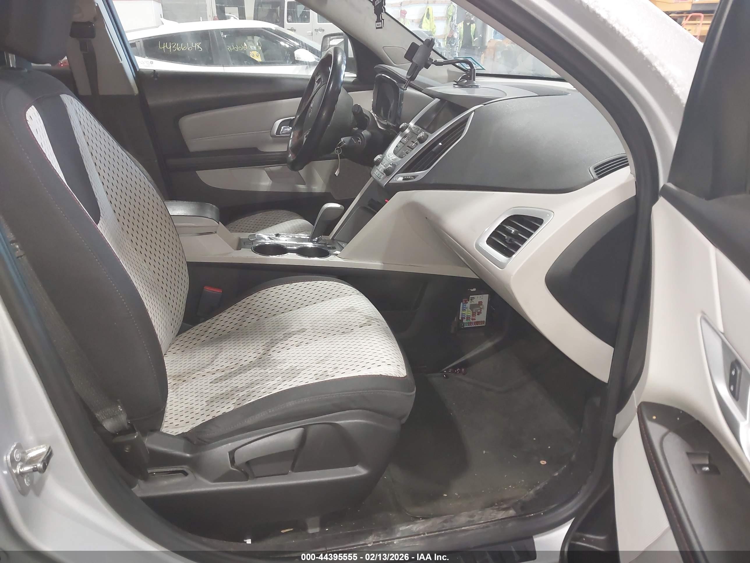 GMC TERRAIN image 5