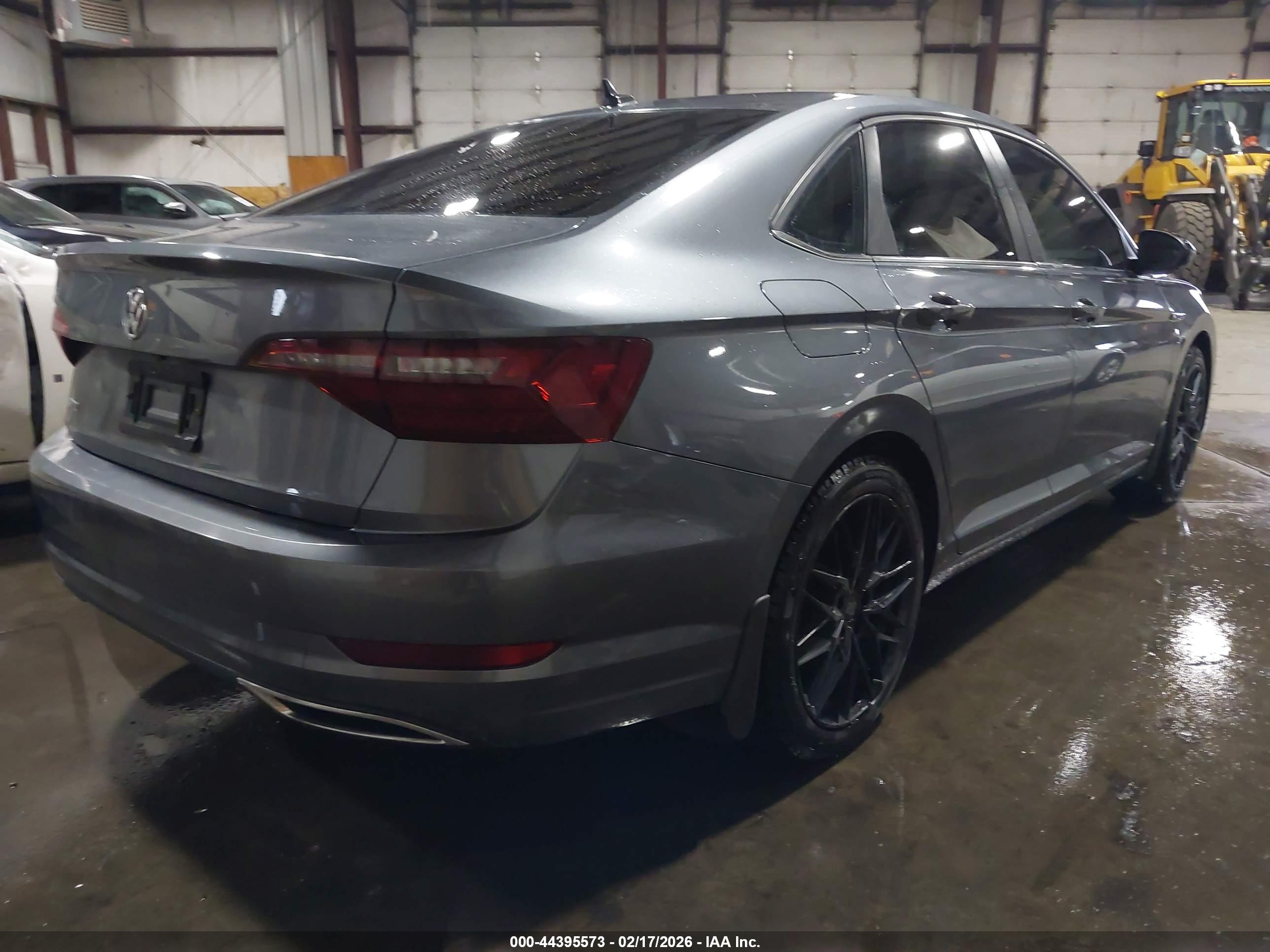 VOLKSWAGEN JETTA image 4