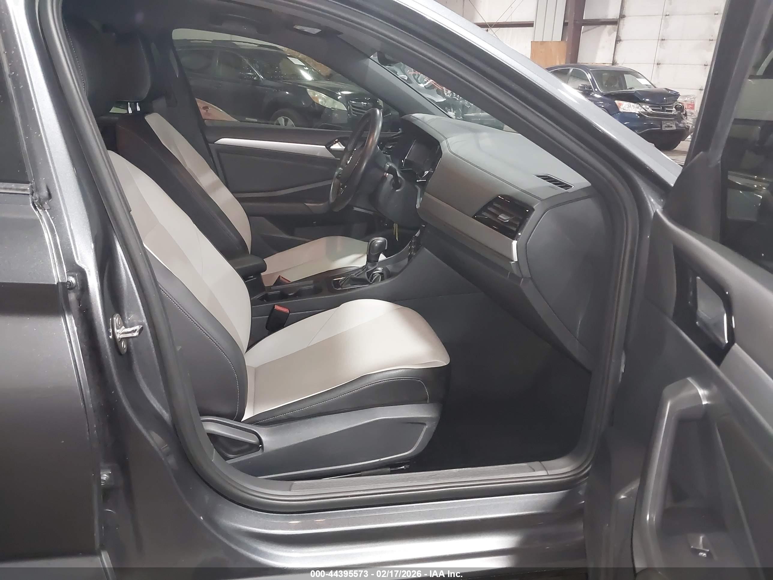 VOLKSWAGEN JETTA image 5