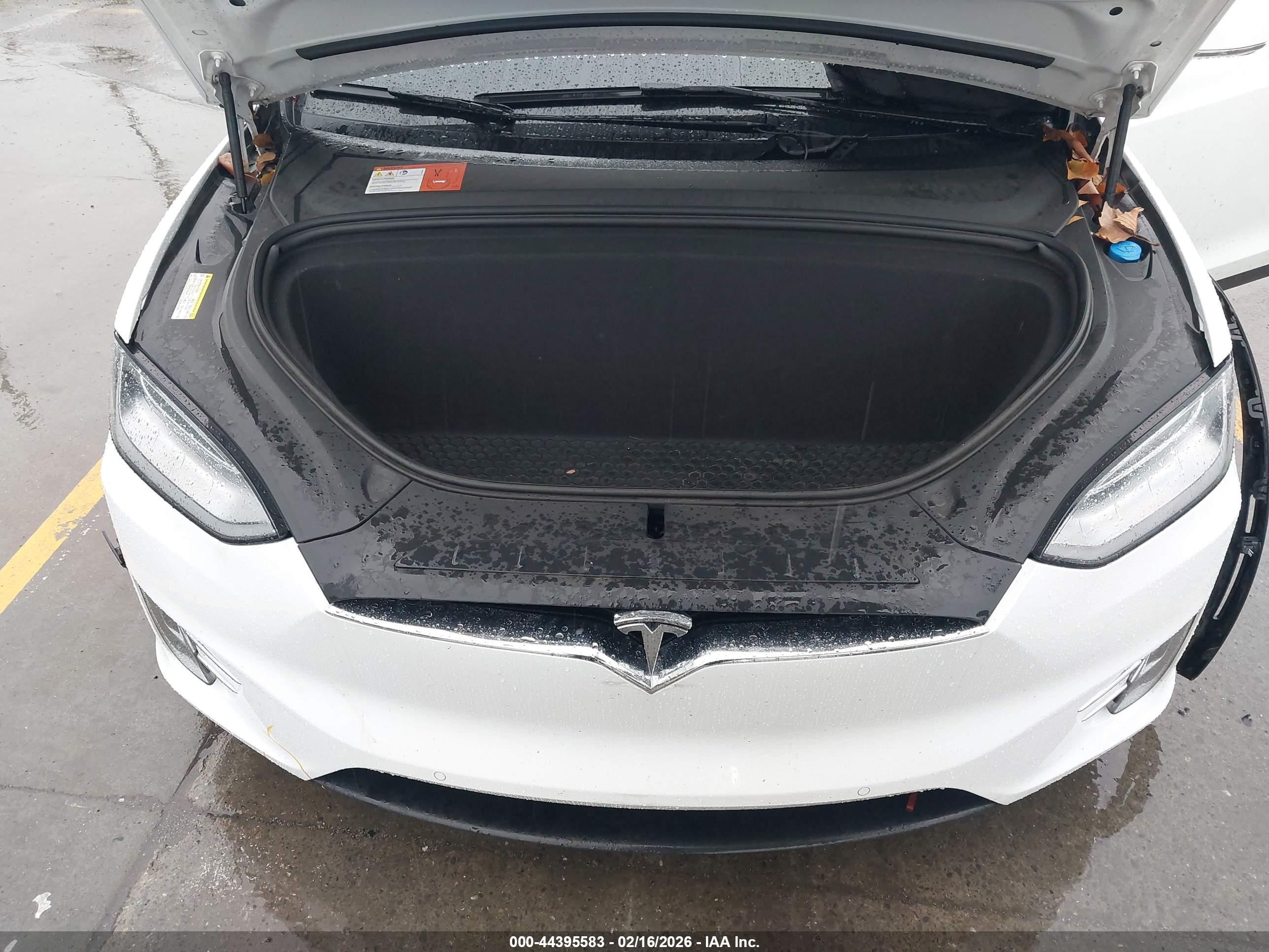 TESLA MODEL image 10