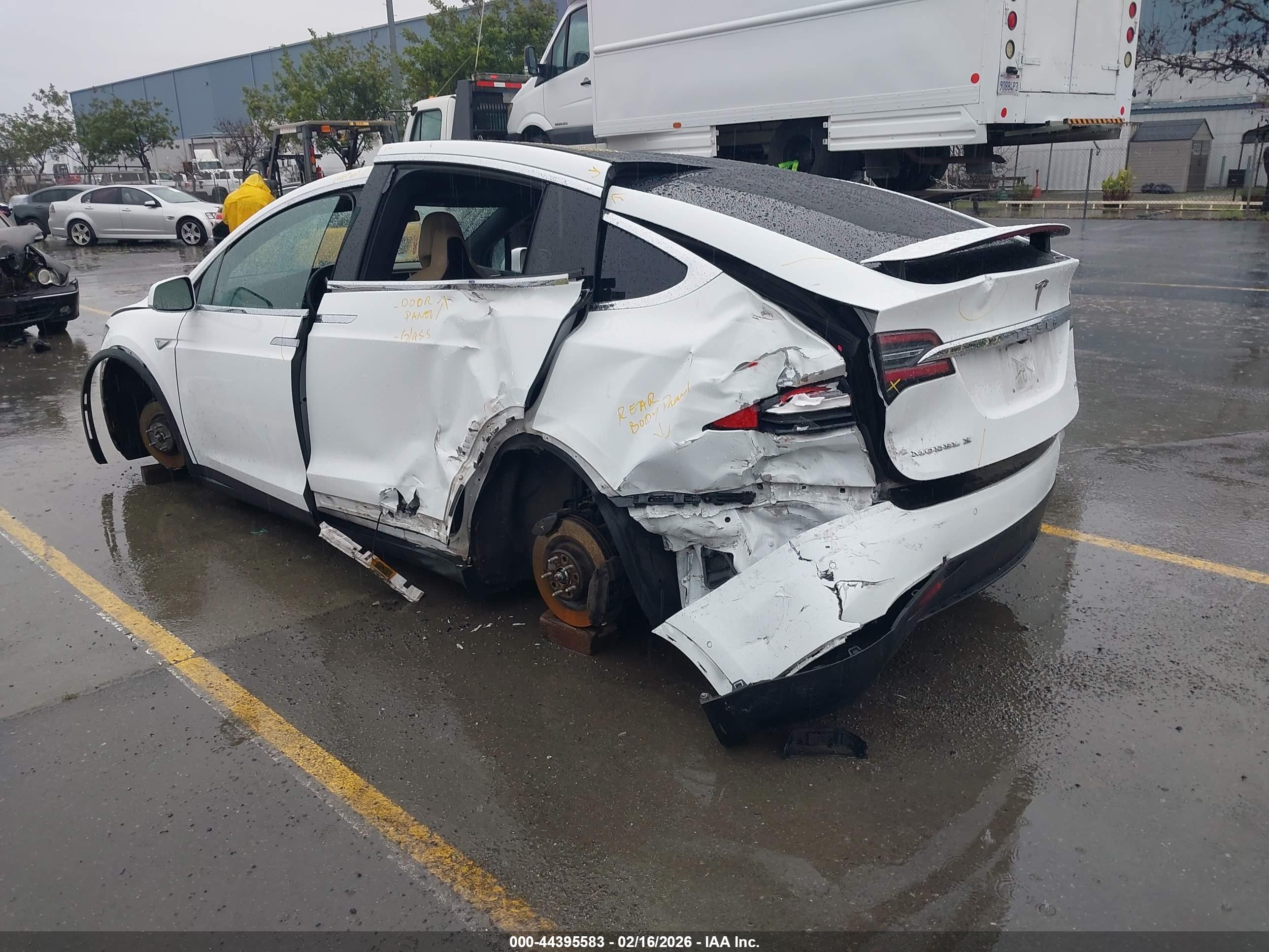 TESLA MODEL image 3