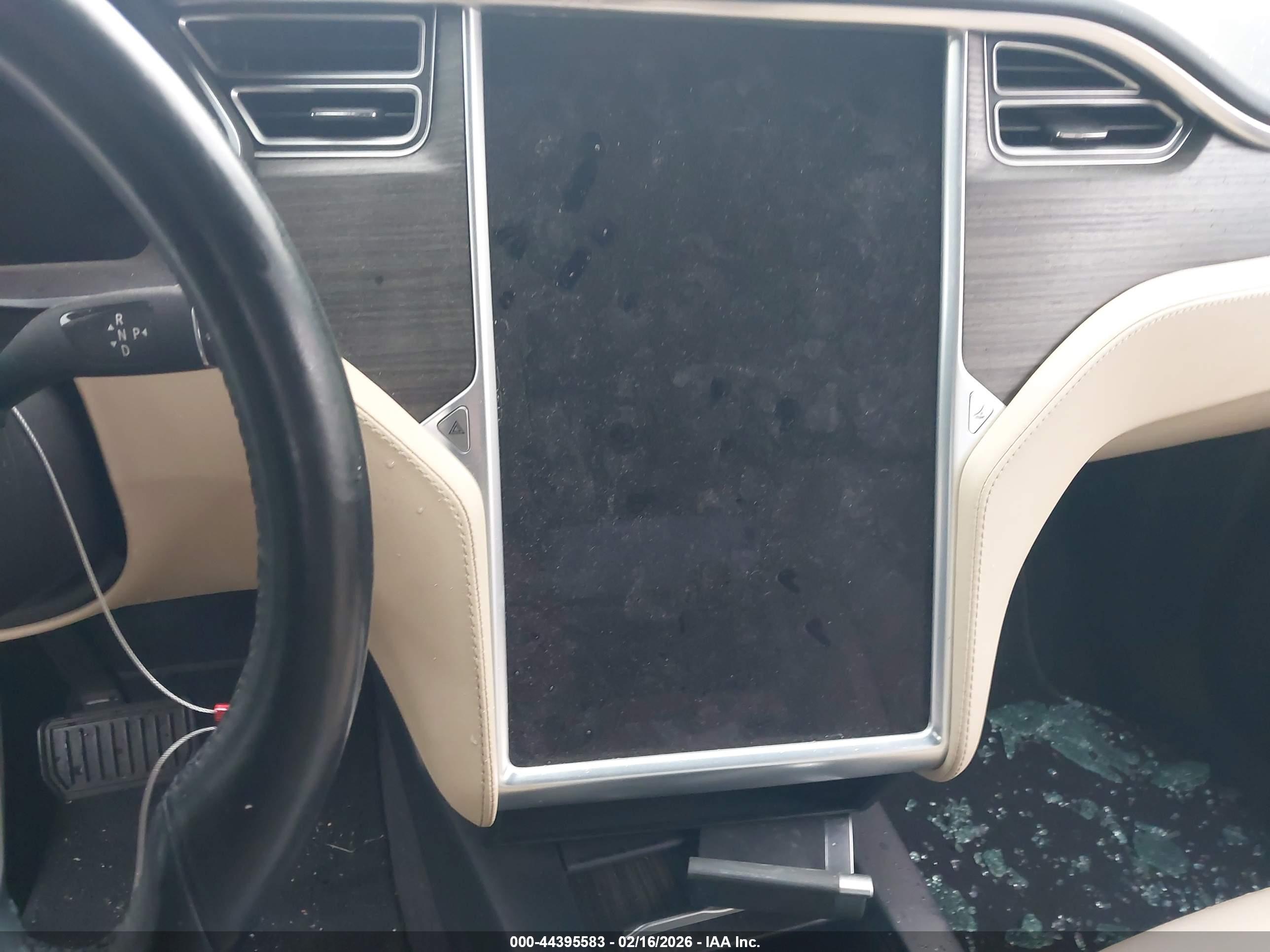TESLA MODEL image 7