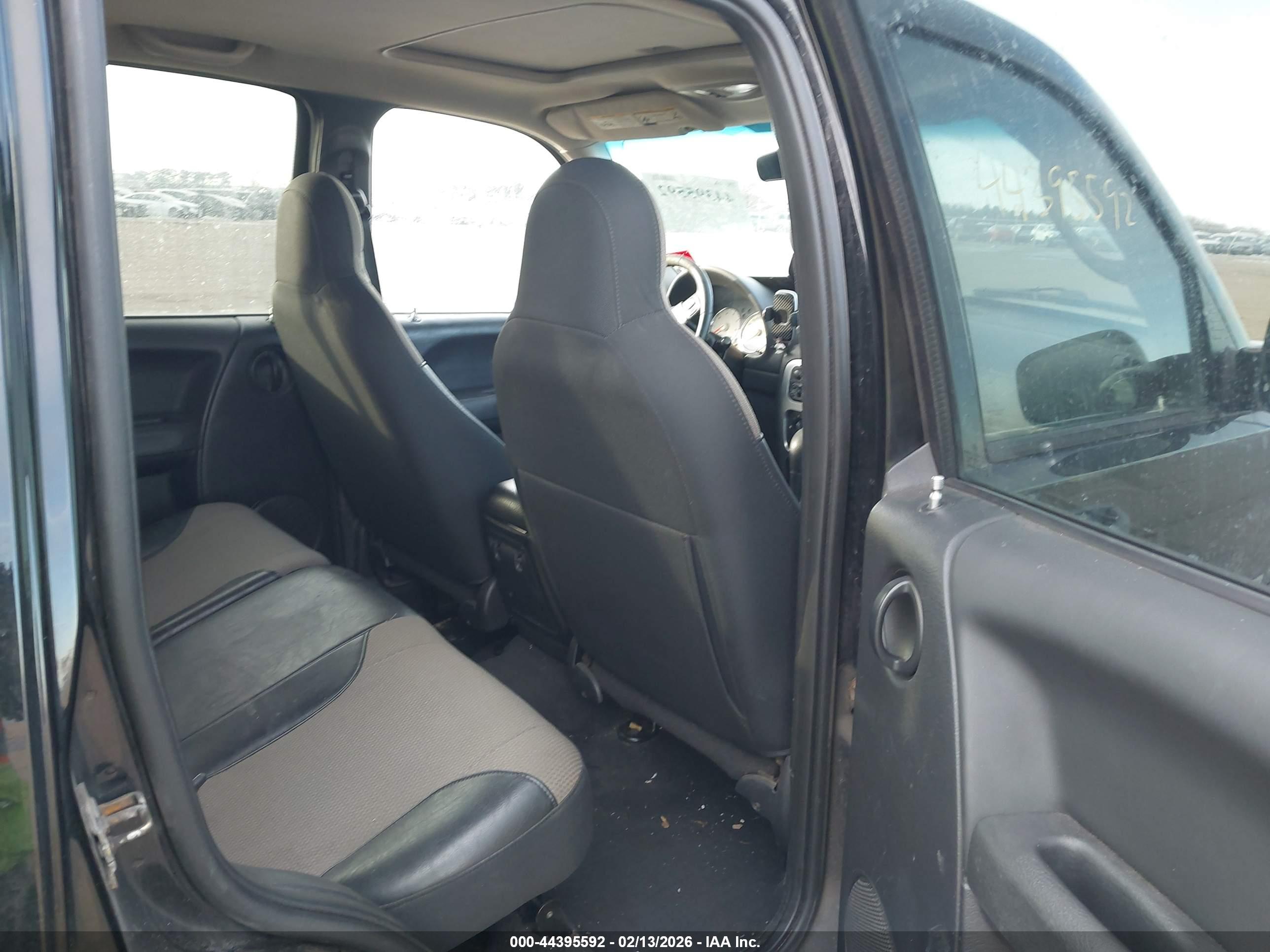 JEEP LIBERTY image 8