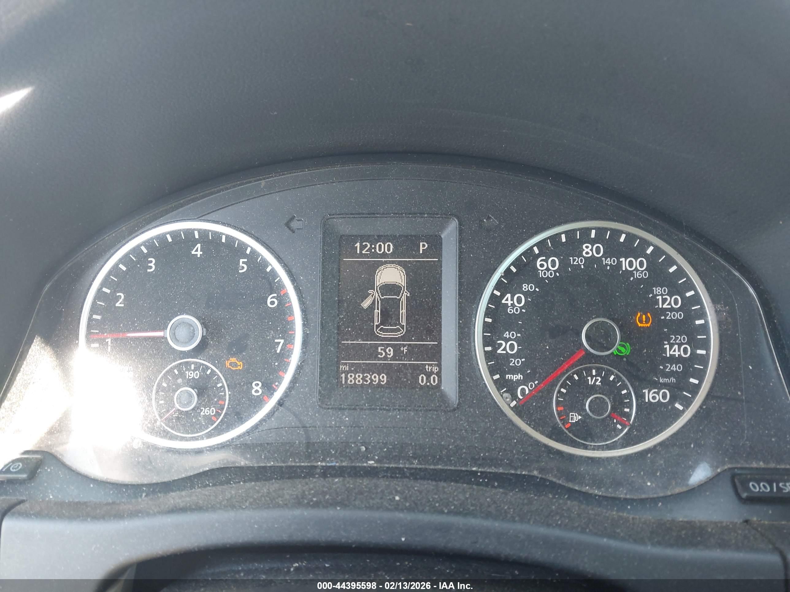 VOLKSWAGEN TIGUAN image 7