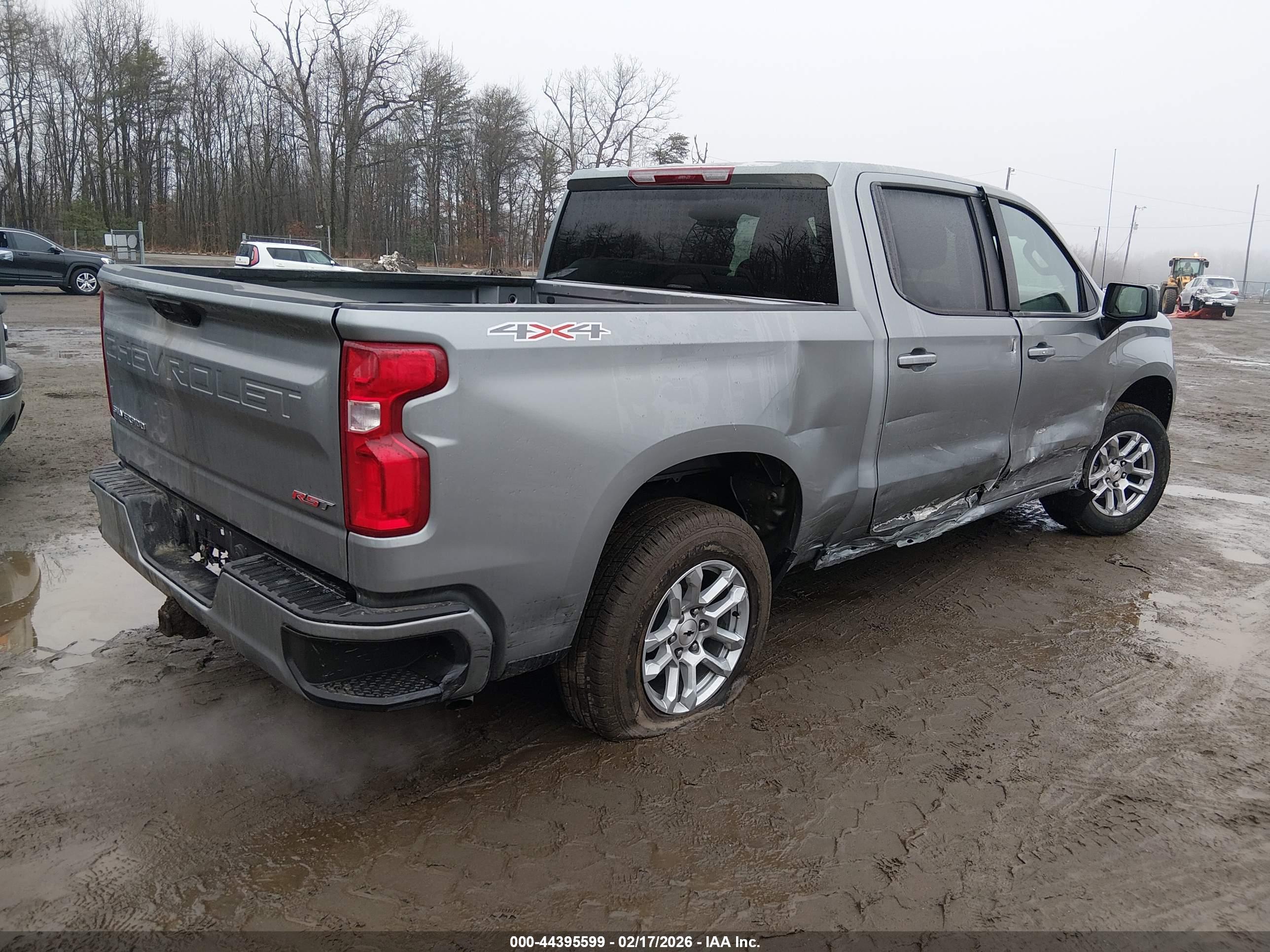 CHEVROLET SILVERADO image 4