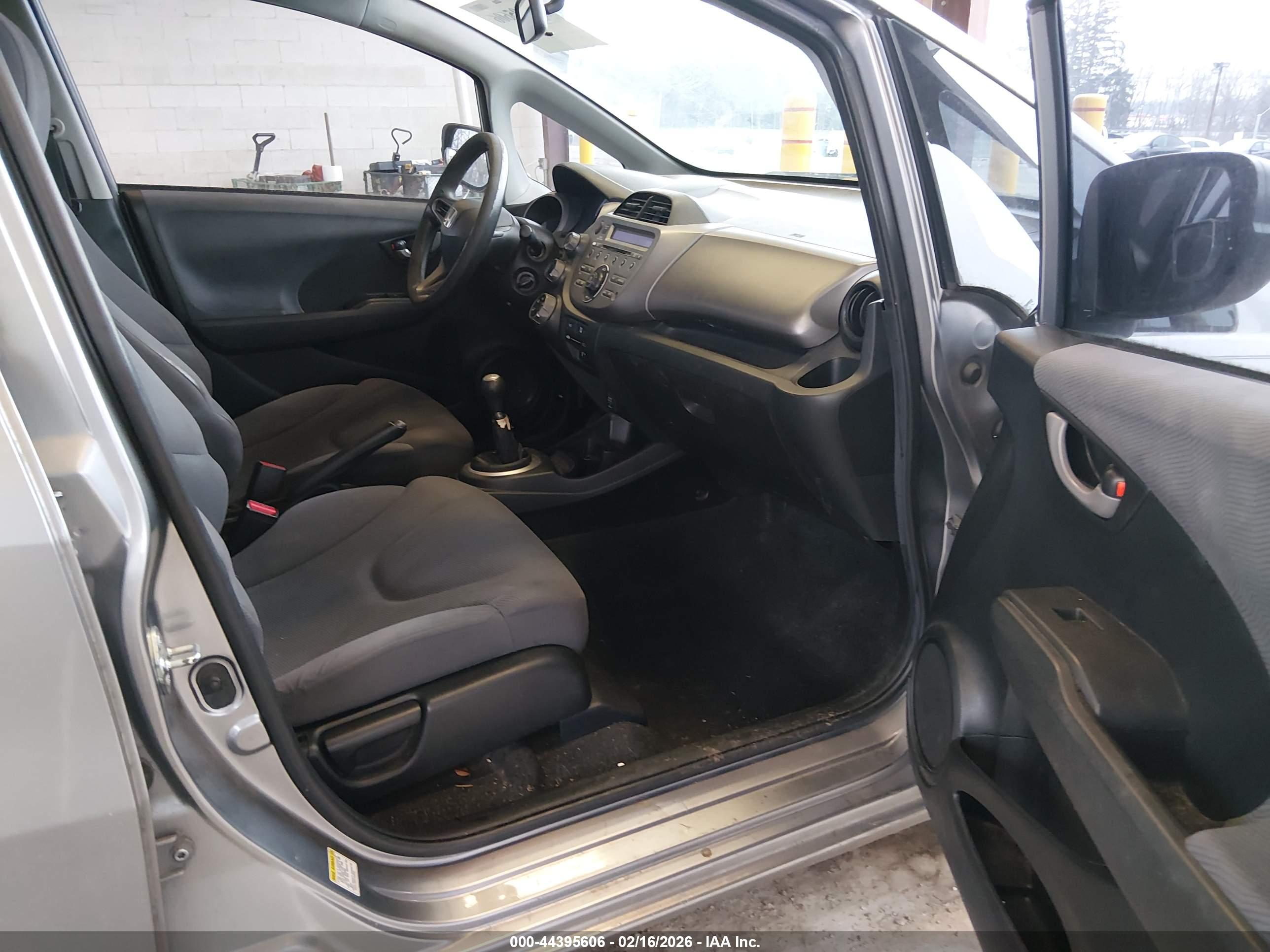 HONDA FIT image 5