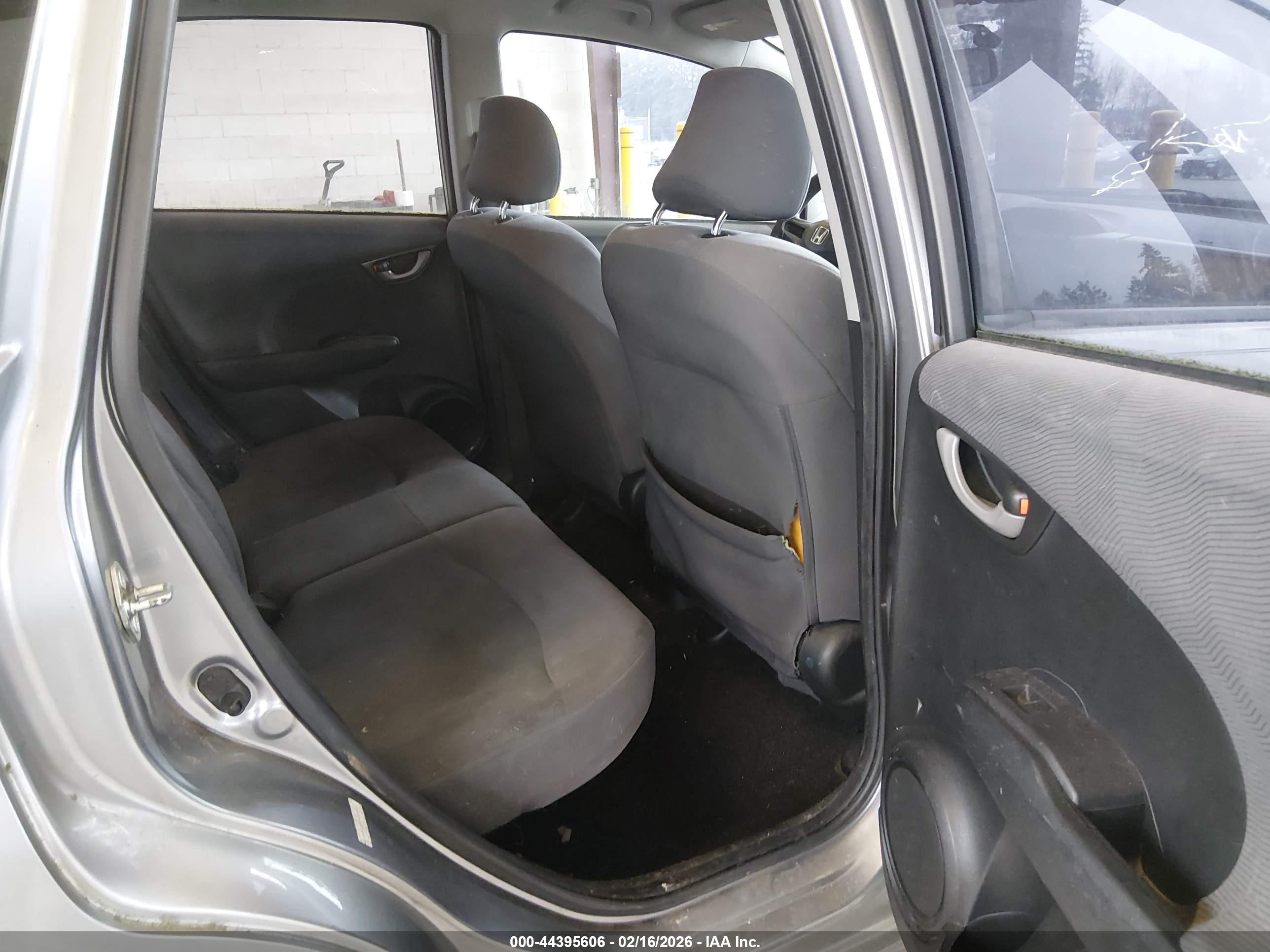 HONDA FIT image 8