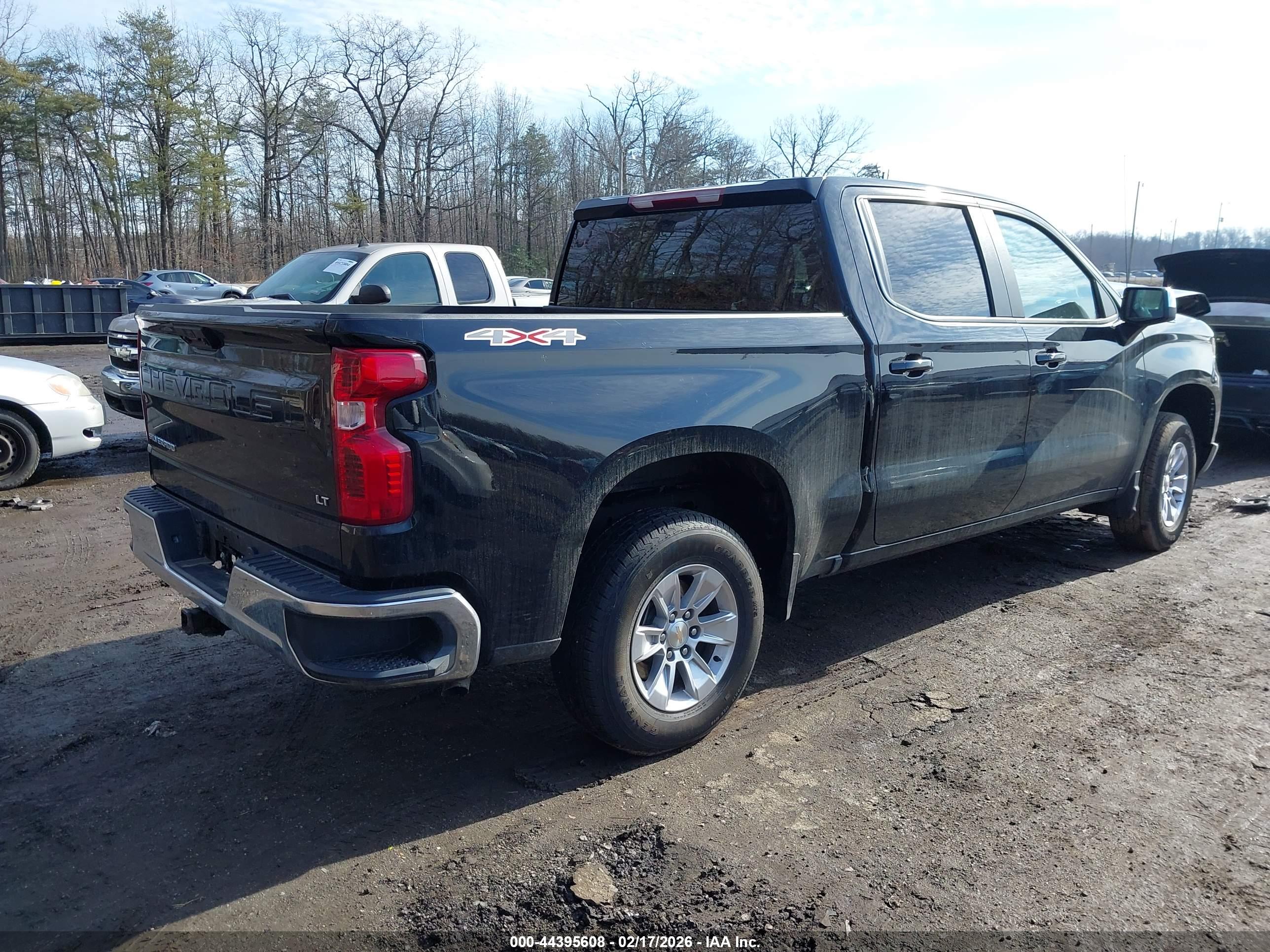 CHEVROLET SILVERADO image 4