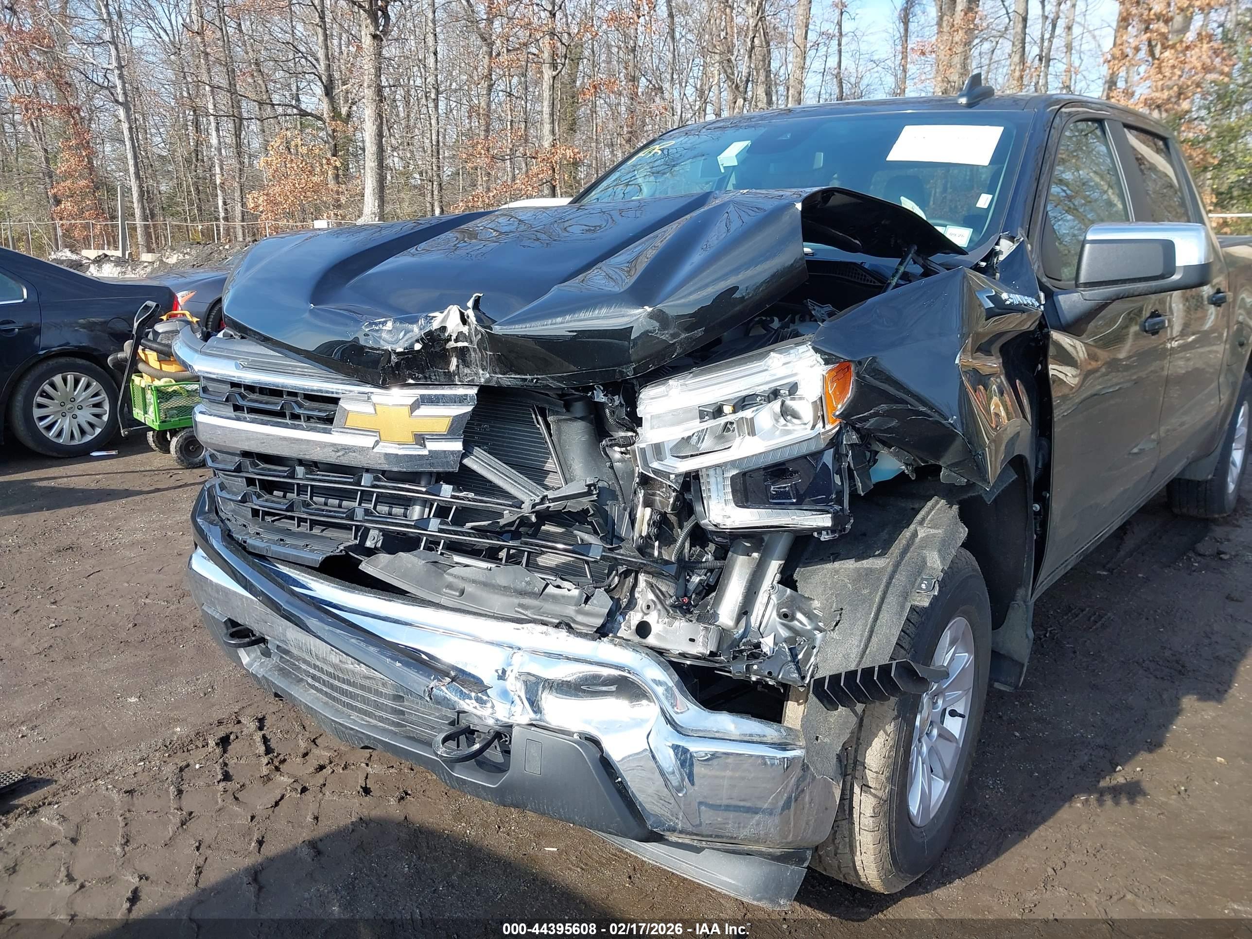 CHEVROLET SILVERADO image 6
