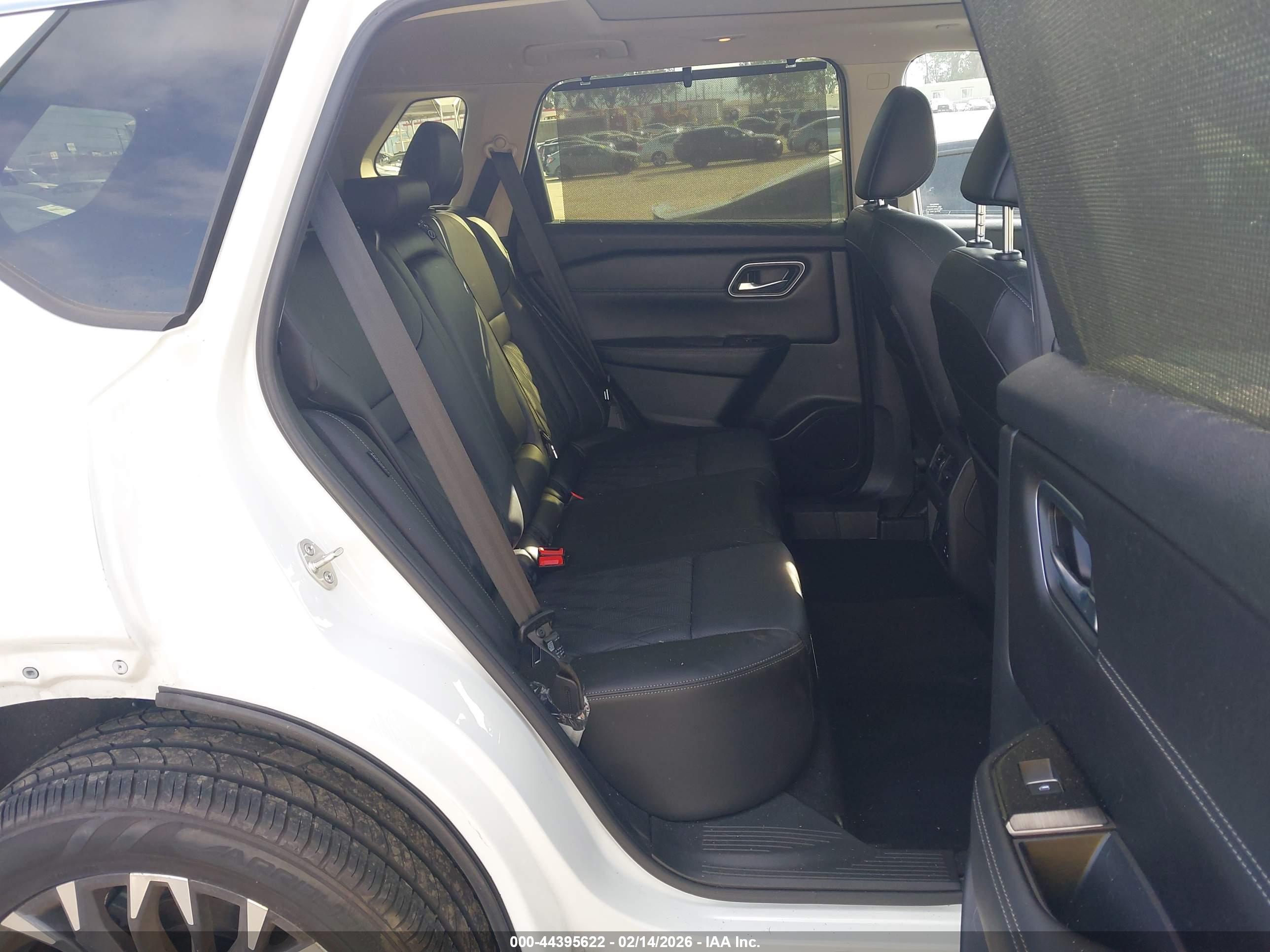 NISSAN ROGUE image 8