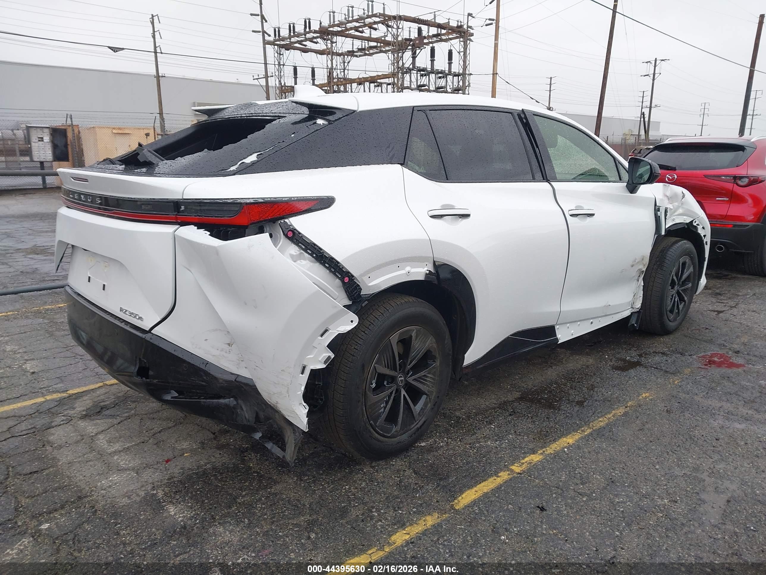 LEXUS RZ image 4