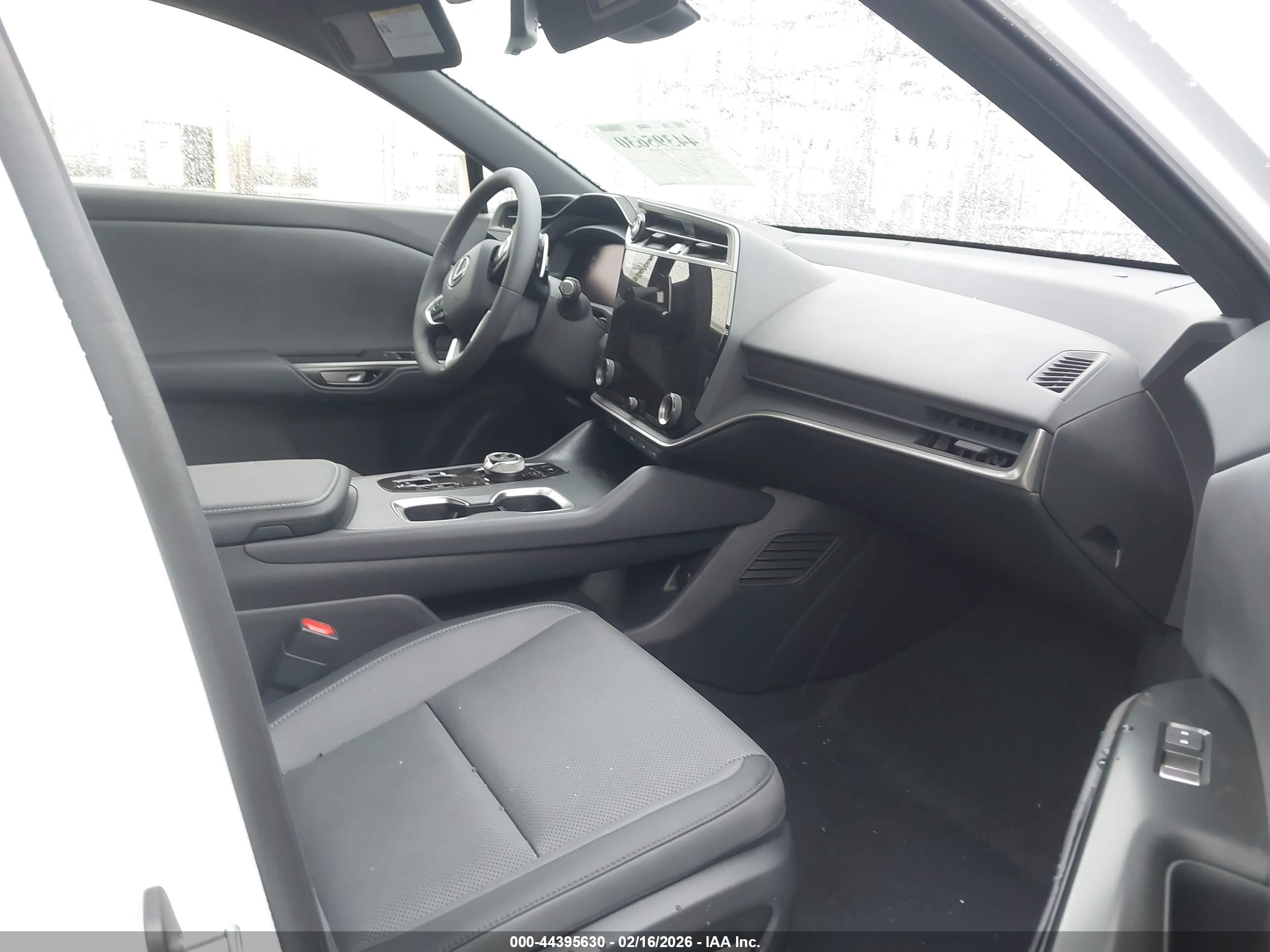 LEXUS RZ image 5
