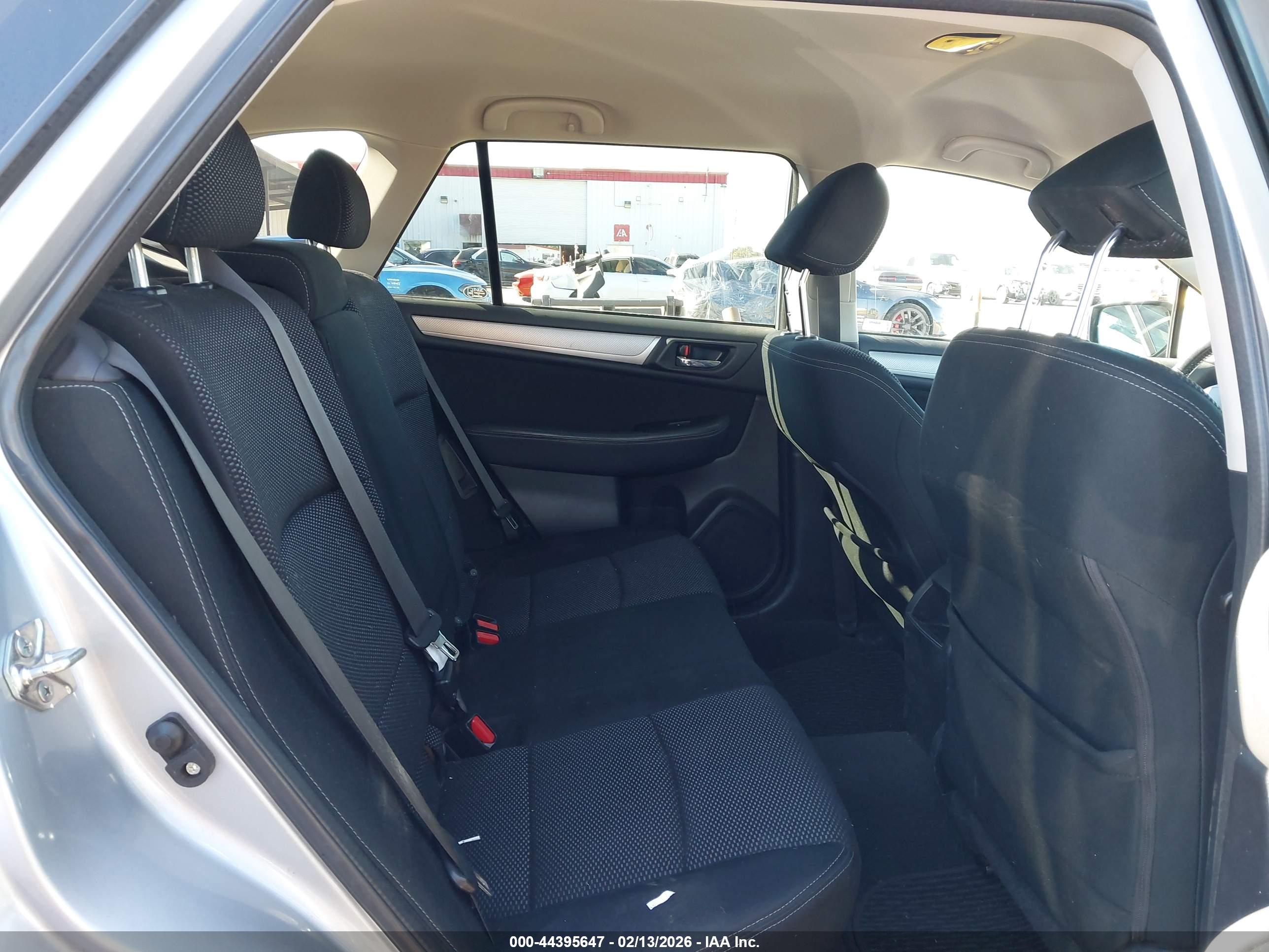 SUBARU OUTBACK image 8