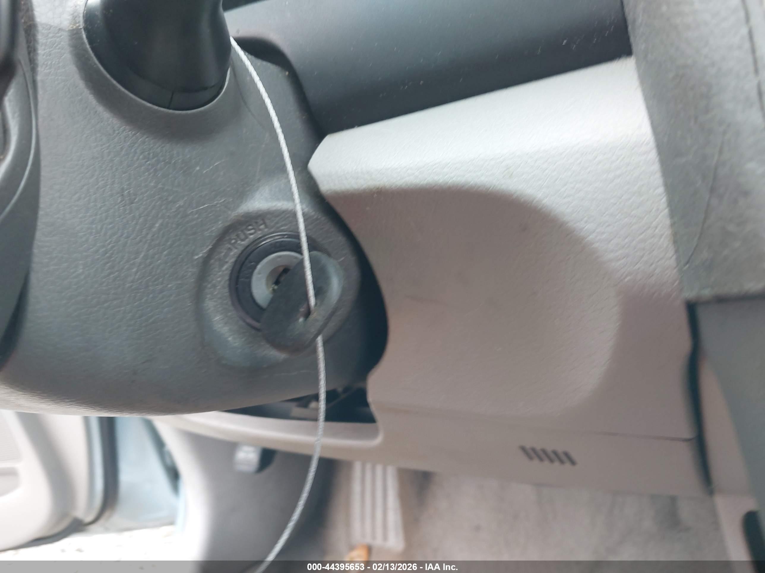 TOYOTA CAMRY image 11