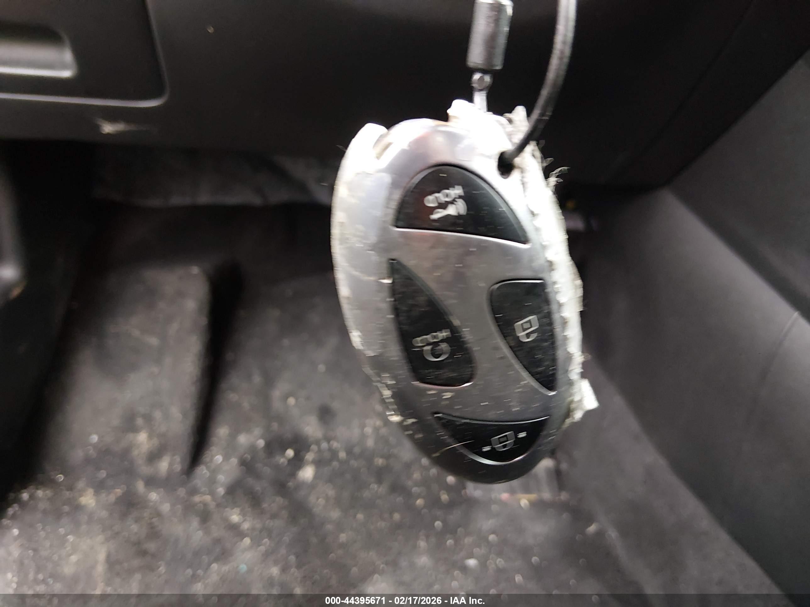 HYUNDAI TUCSON image 11