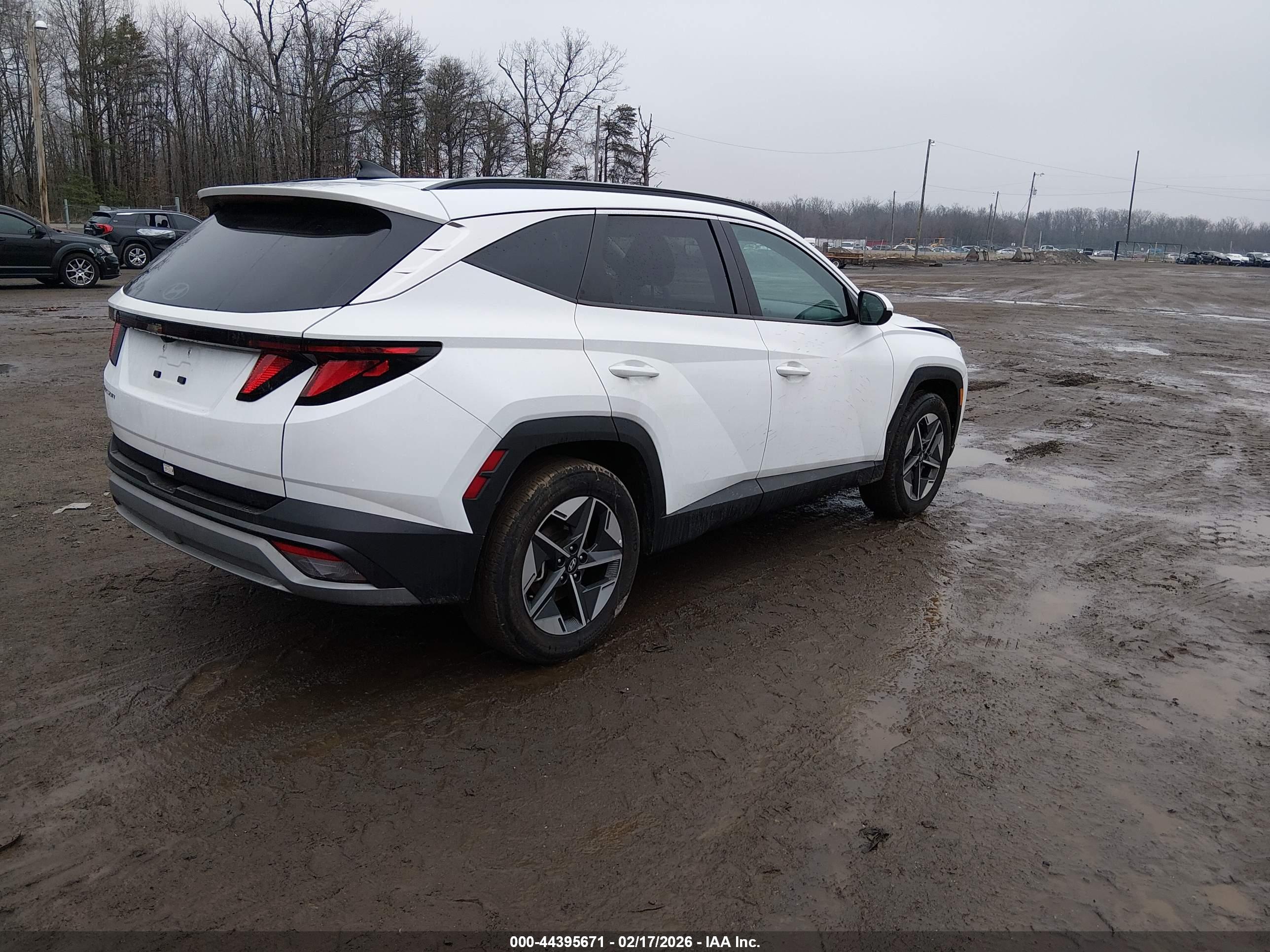 HYUNDAI TUCSON image 4