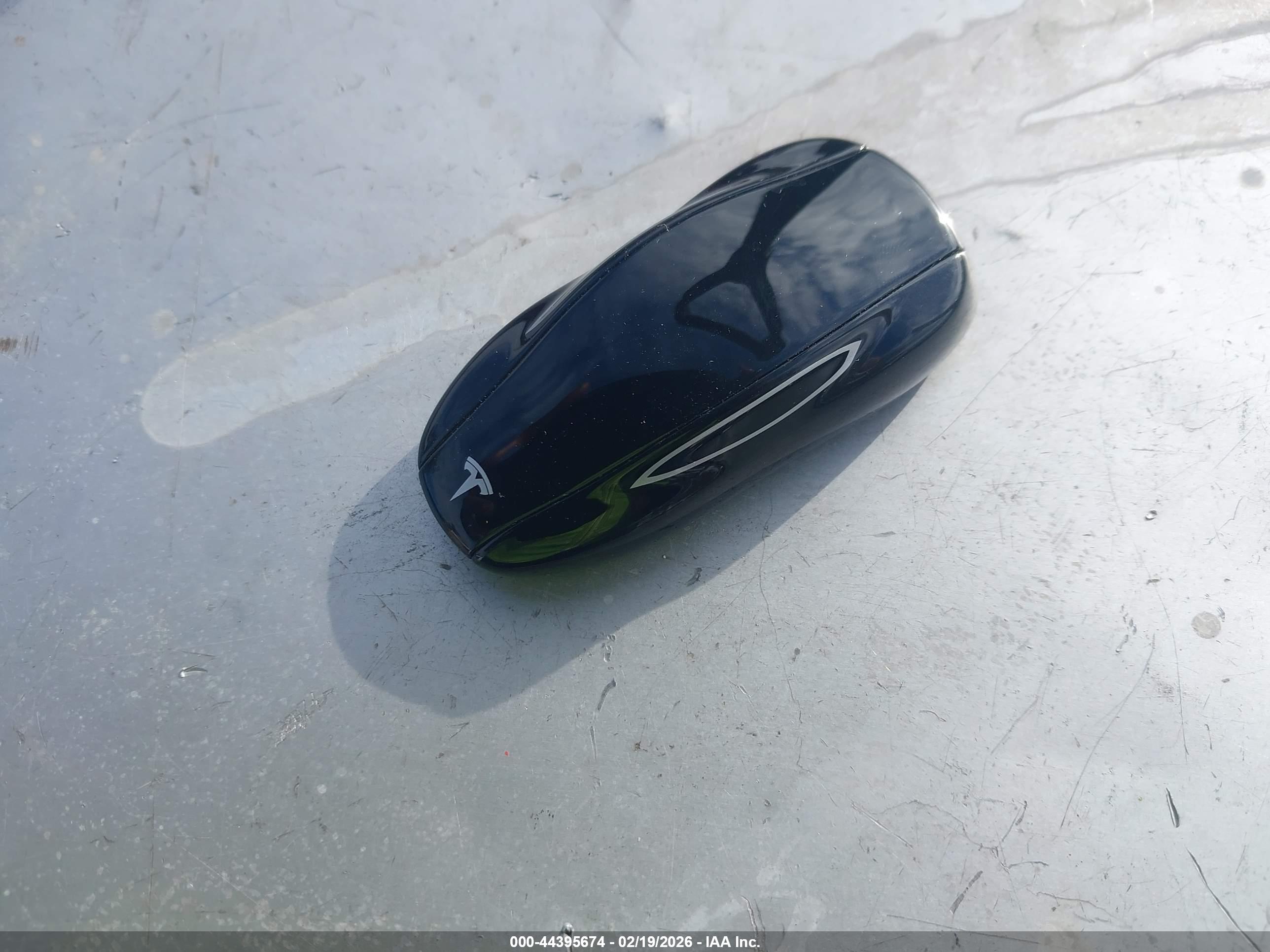 TESLA MODEL image 11