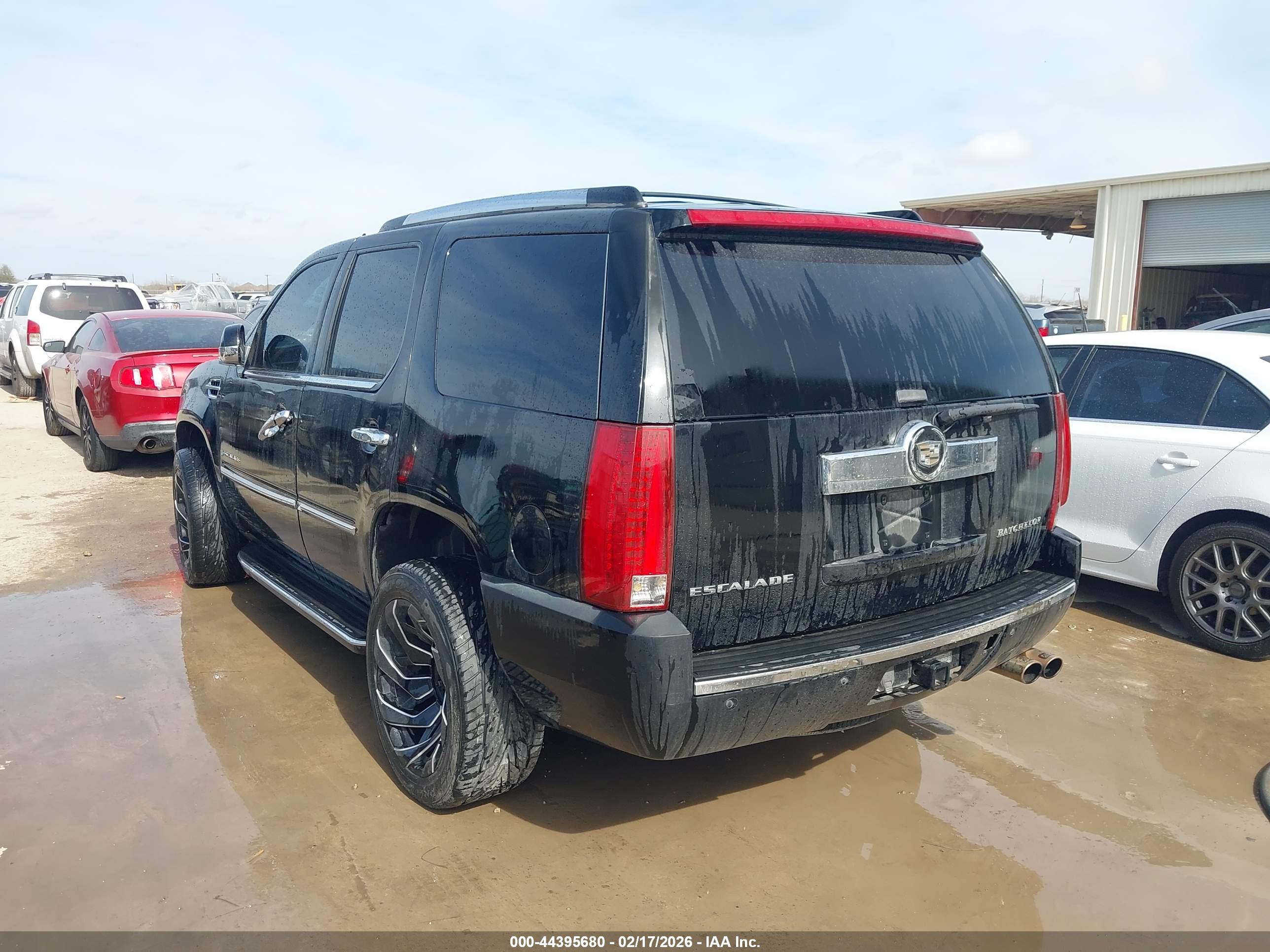 CADILLAC ESCALADE image 3