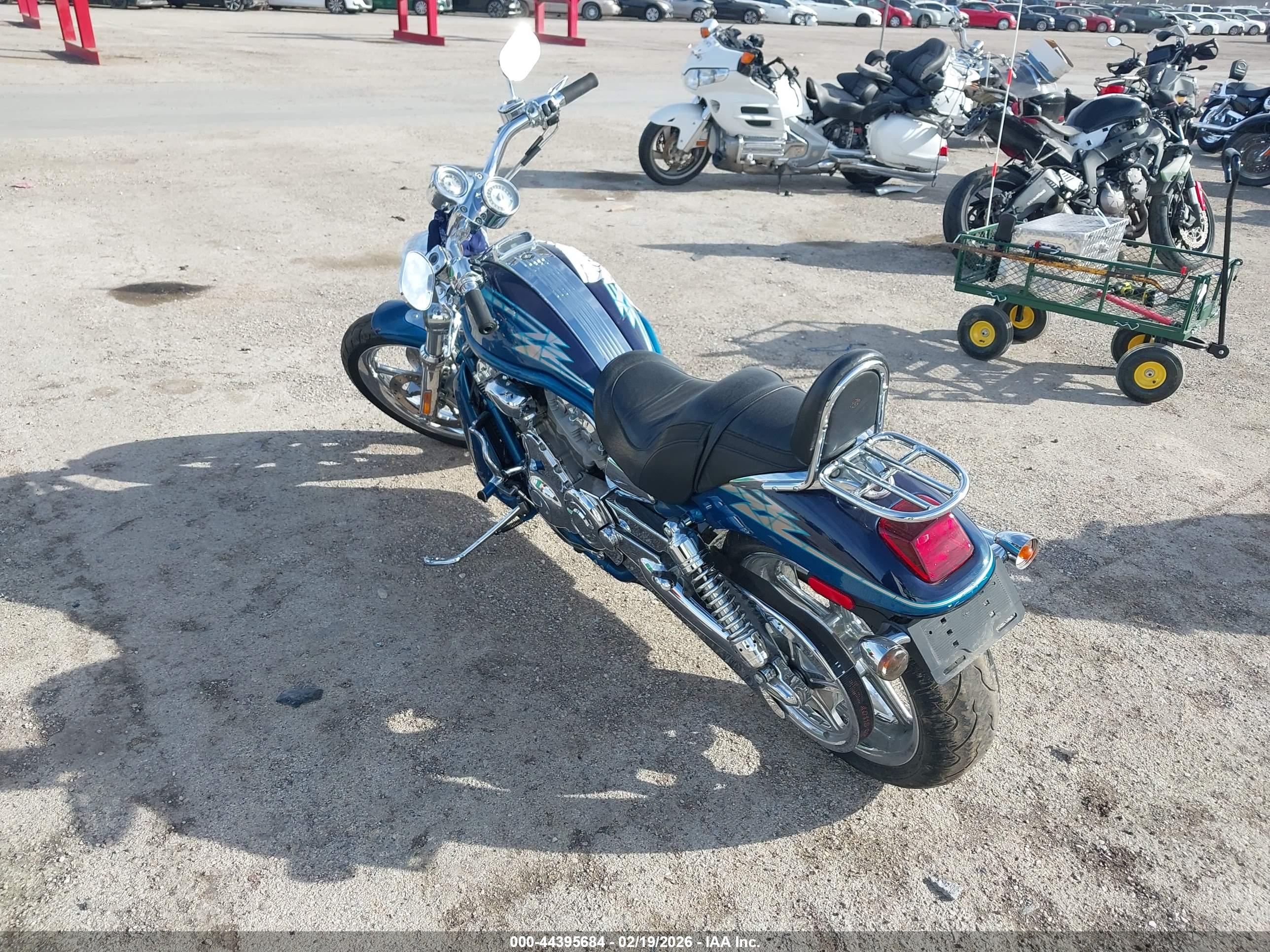 HARLEY-DAVIDSON VRSCSE image 3