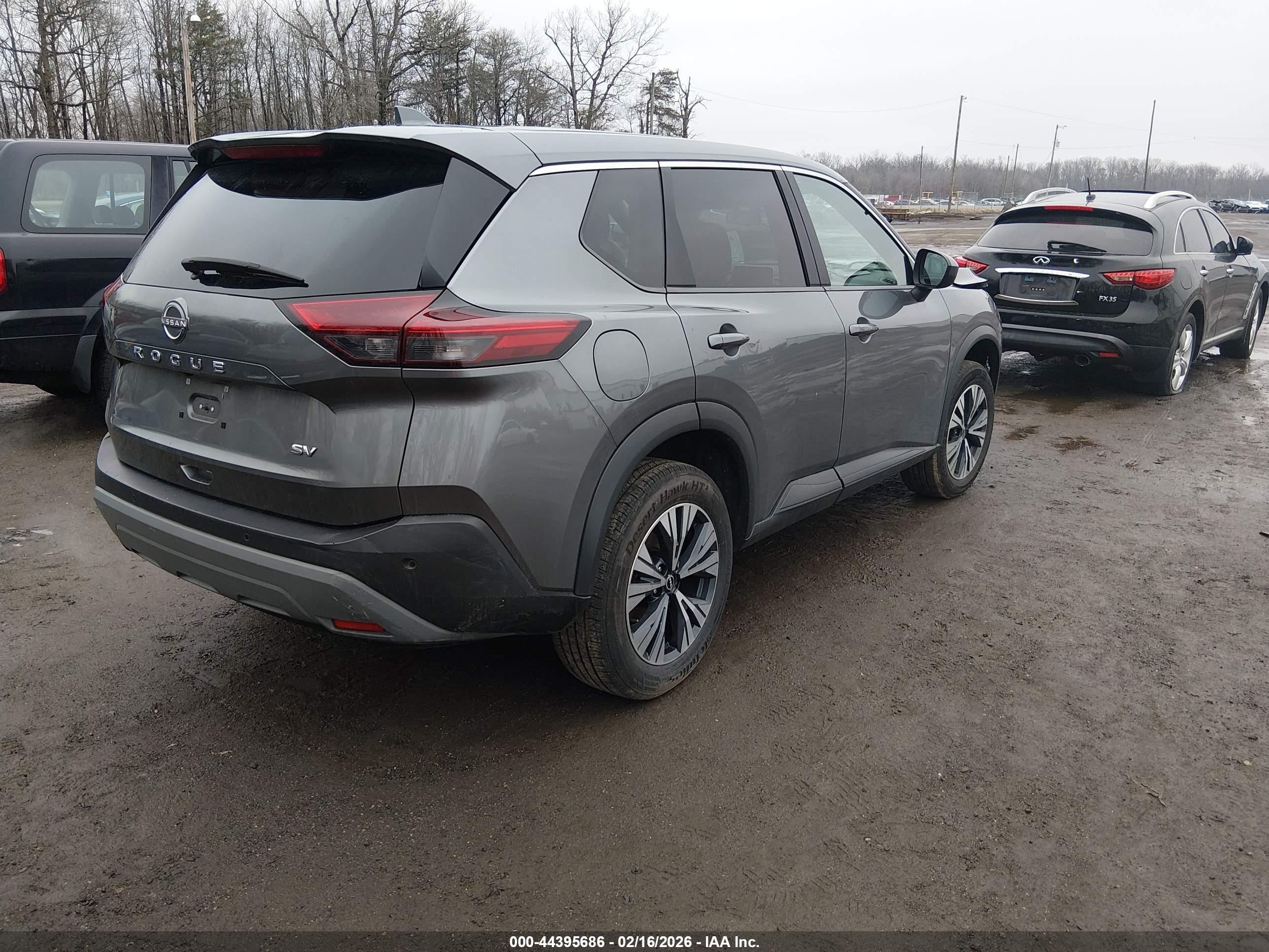 NISSAN ROGUE image 4