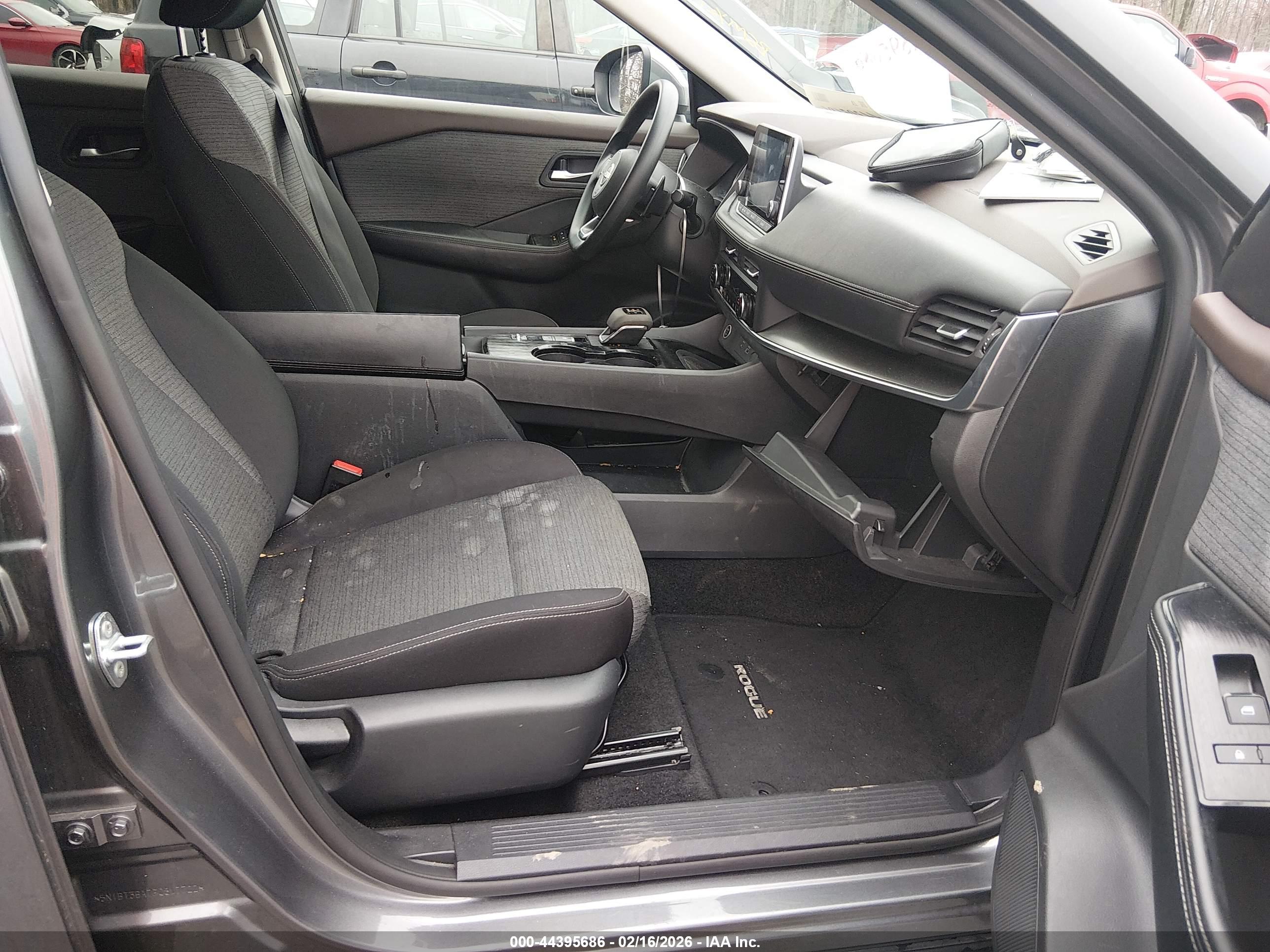NISSAN ROGUE image 5