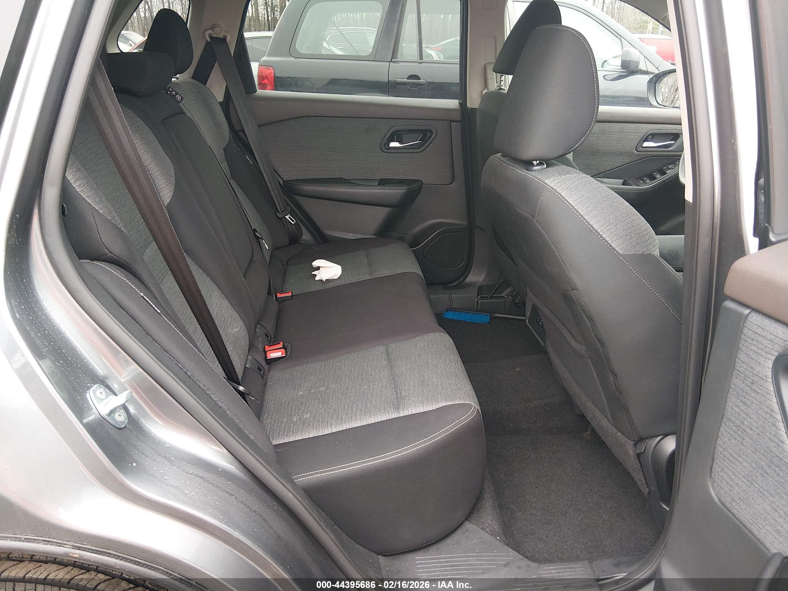 NISSAN ROGUE image 8