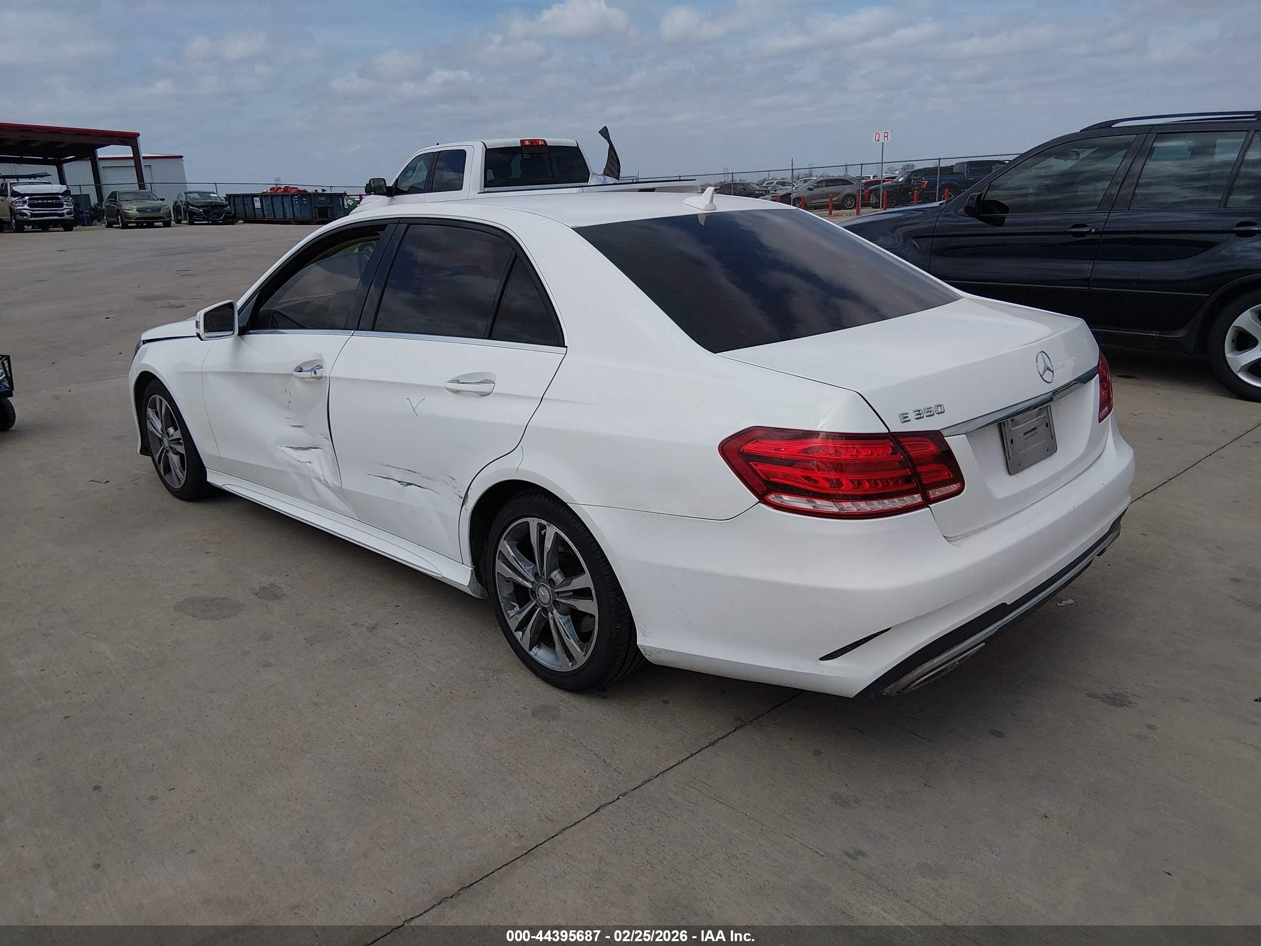 MERCEDES-BENZ E image 3