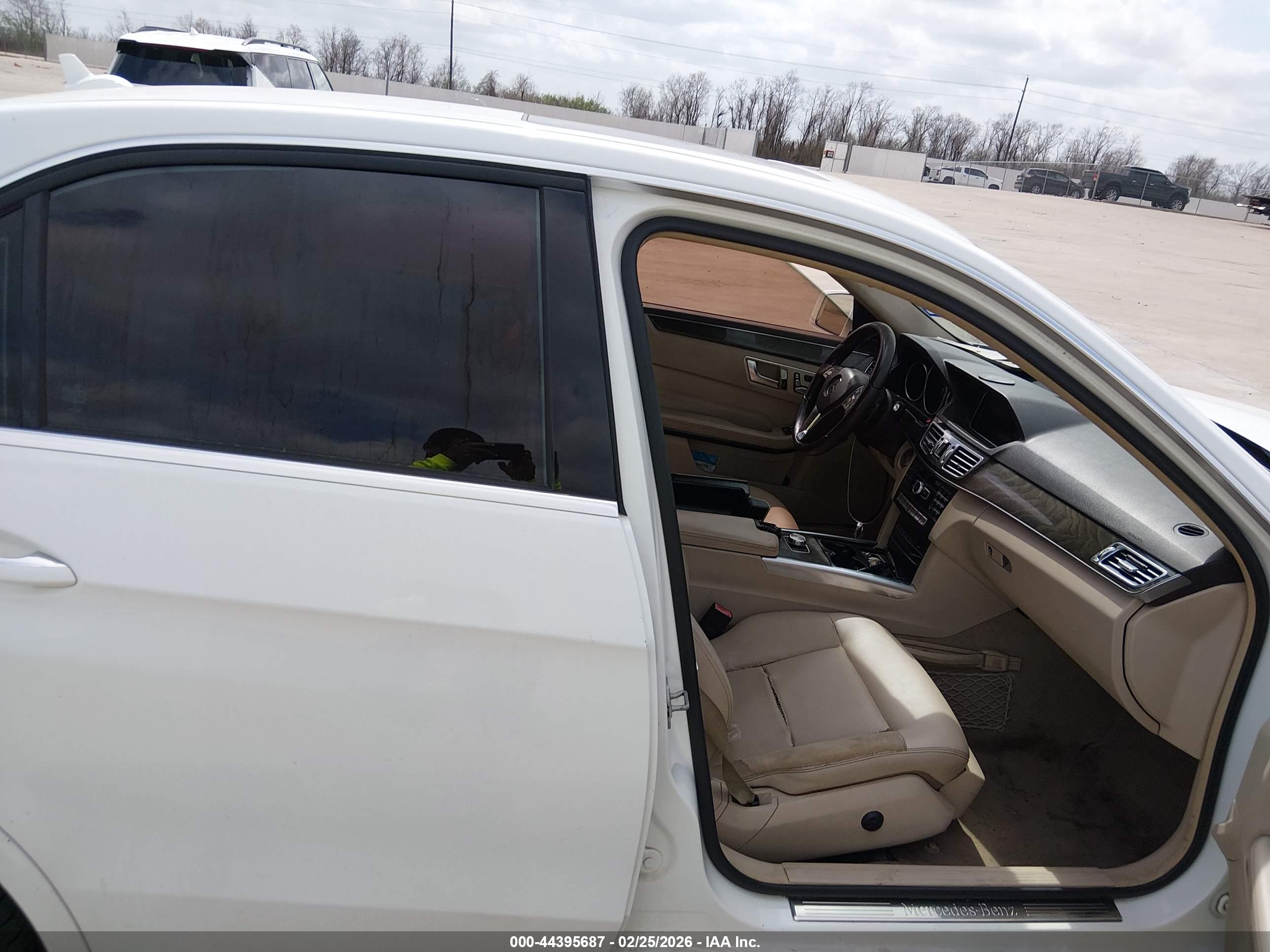 MERCEDES-BENZ E image 5