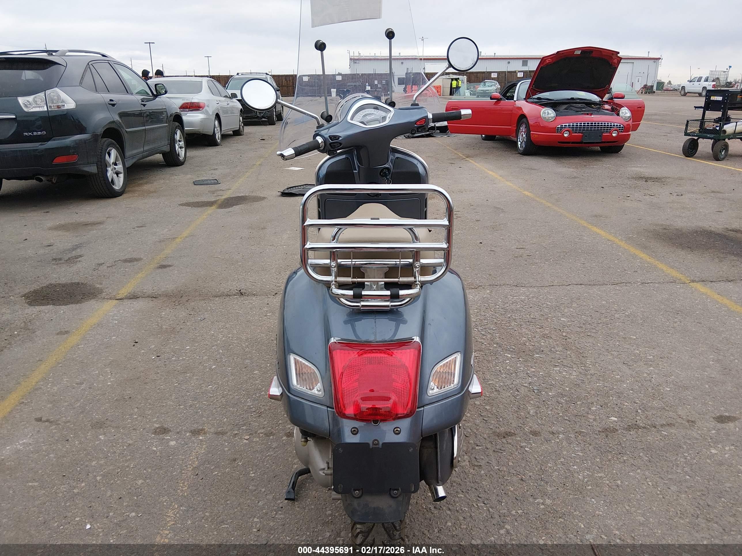 VESPA GTS image 6