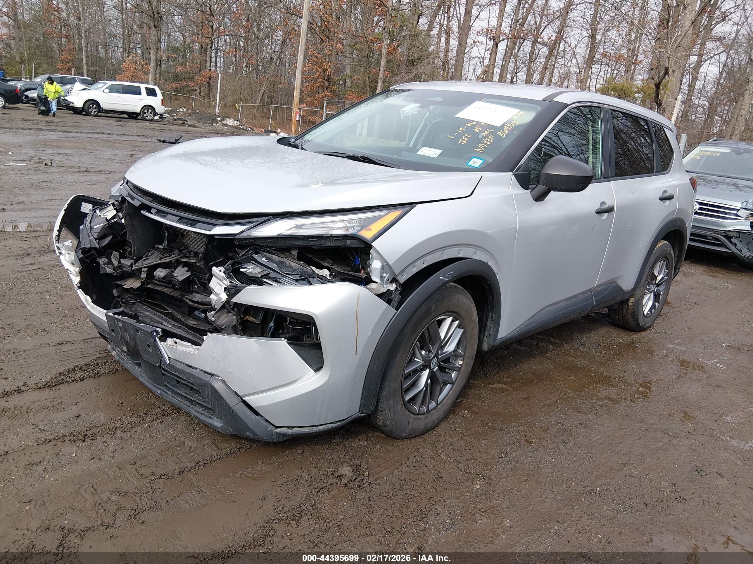 NISSAN ROGUE image 2