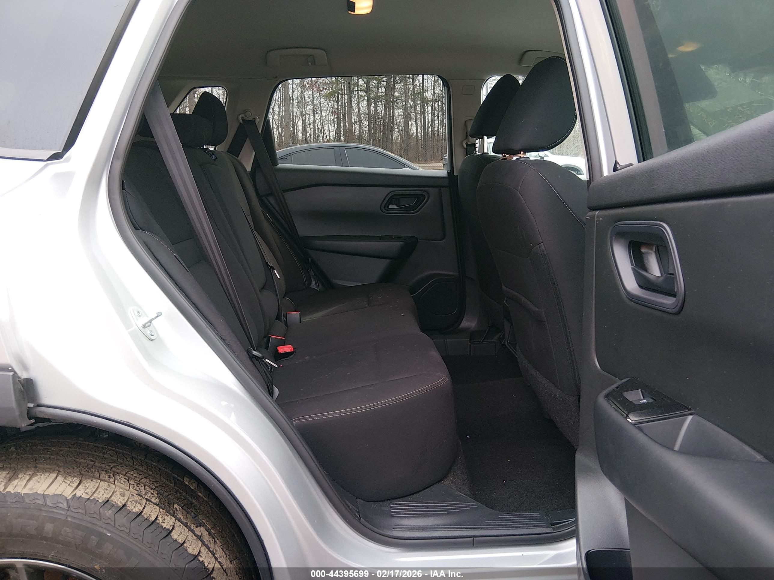 NISSAN ROGUE image 8
