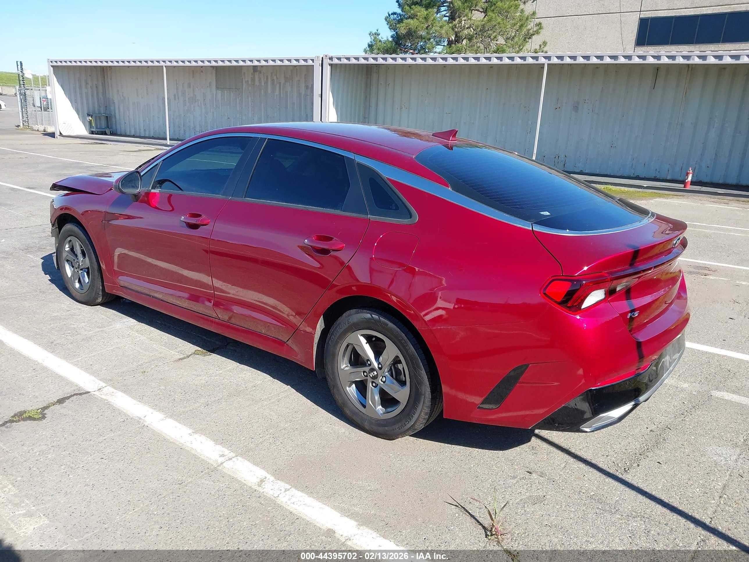 KIA K5 image 3