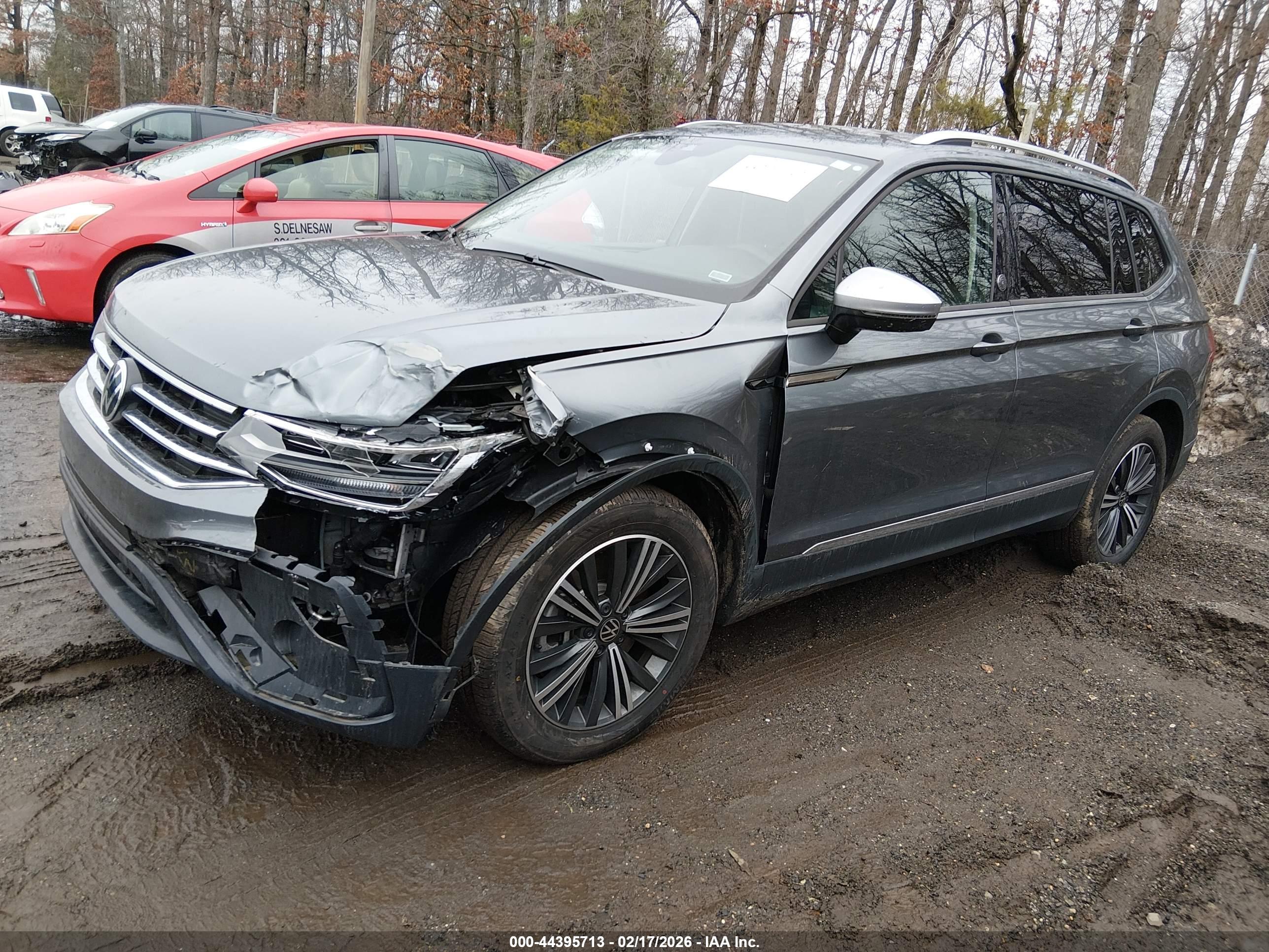 VOLKSWAGEN TIGUAN image 2