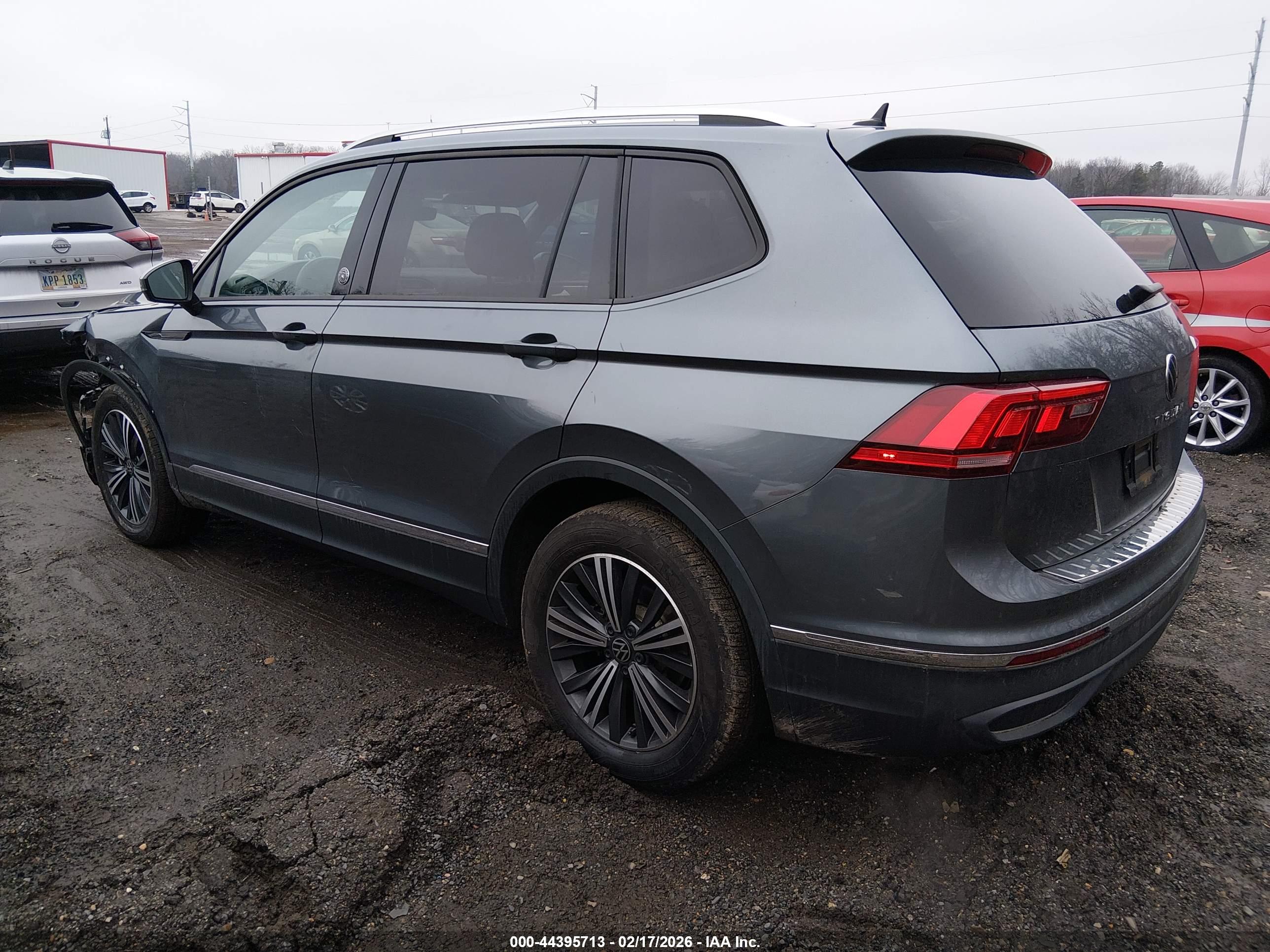 VOLKSWAGEN TIGUAN image 3
