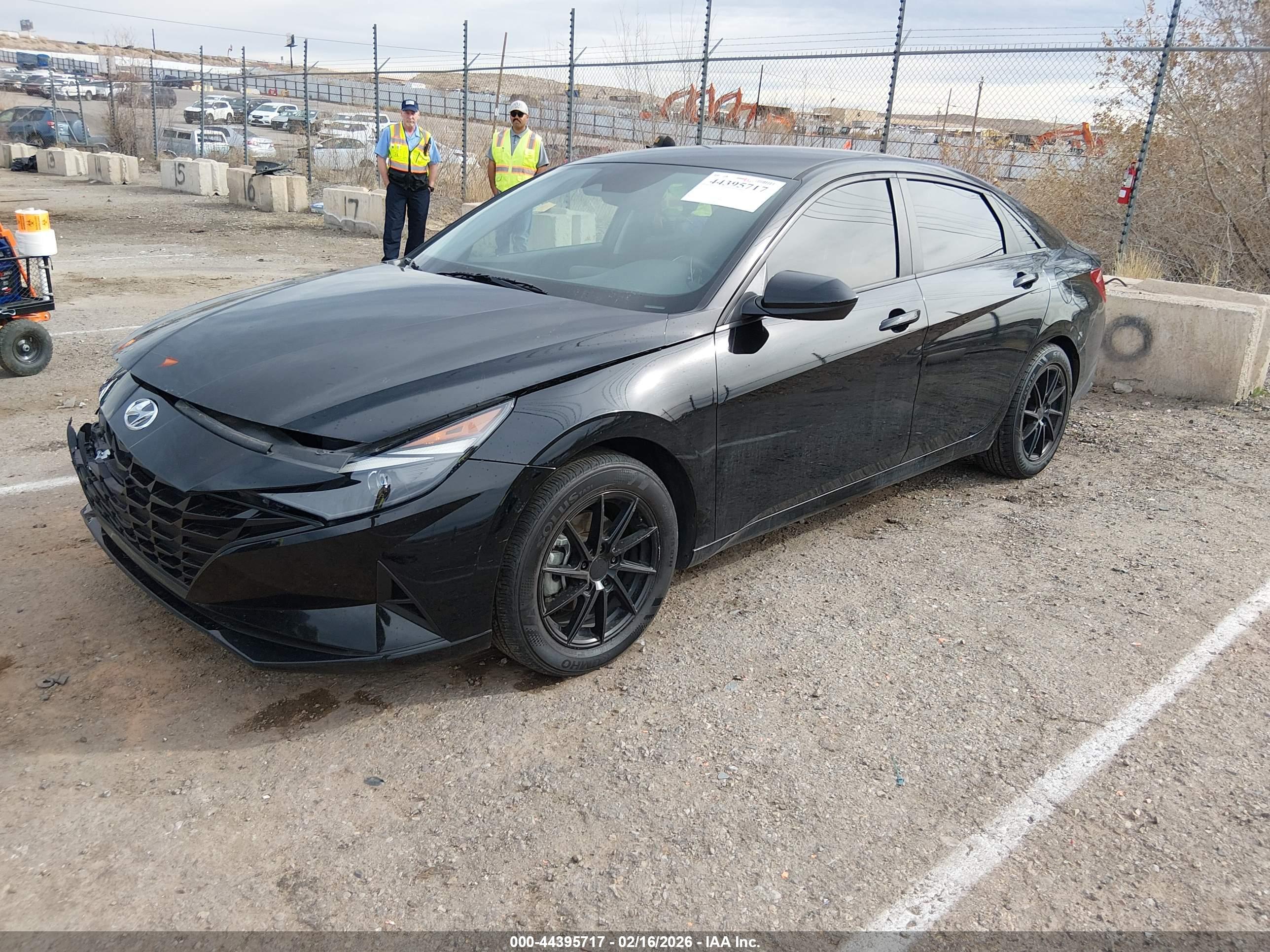 HYUNDAI ELANTRA image 2