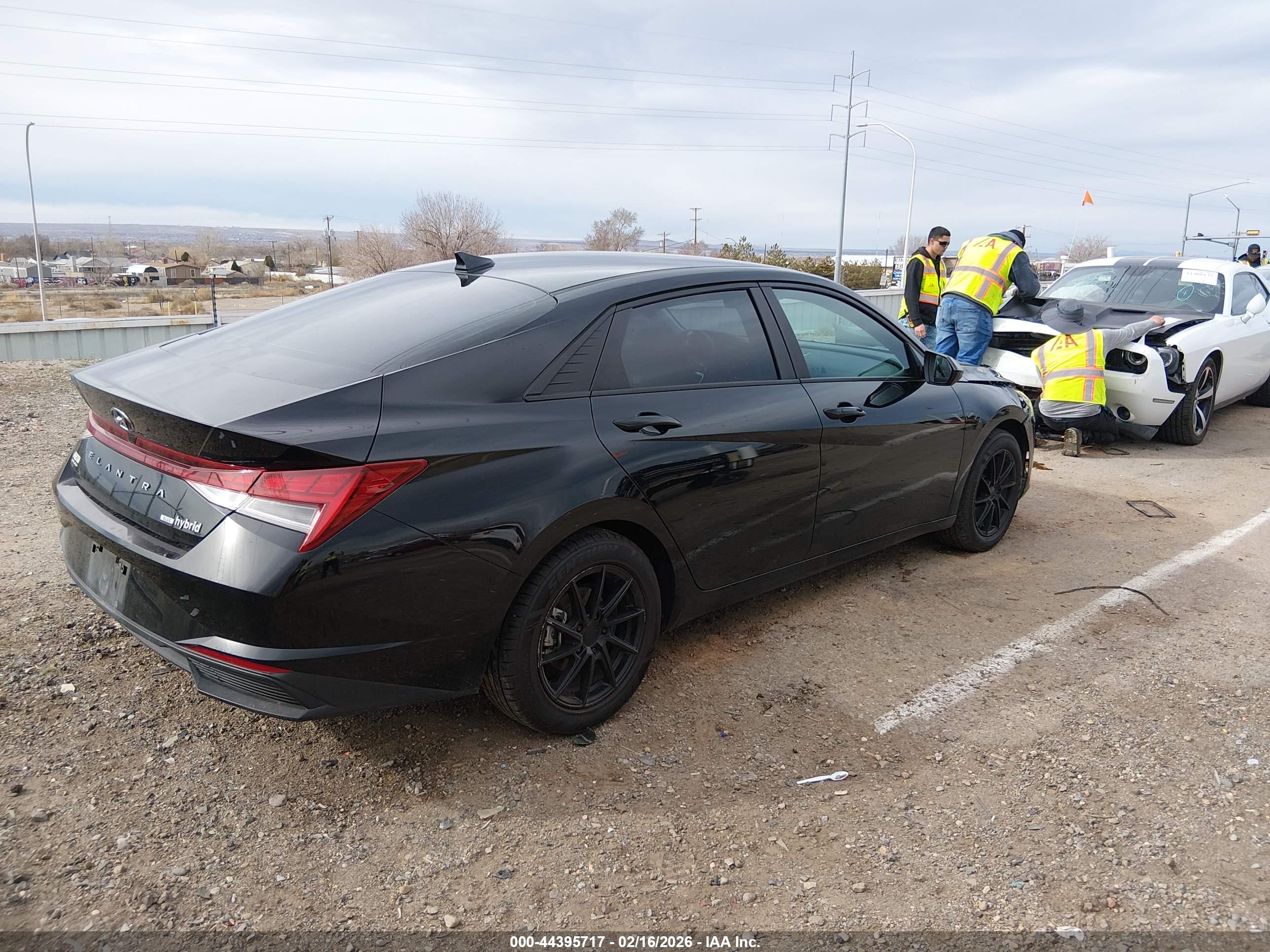 HYUNDAI ELANTRA image 4