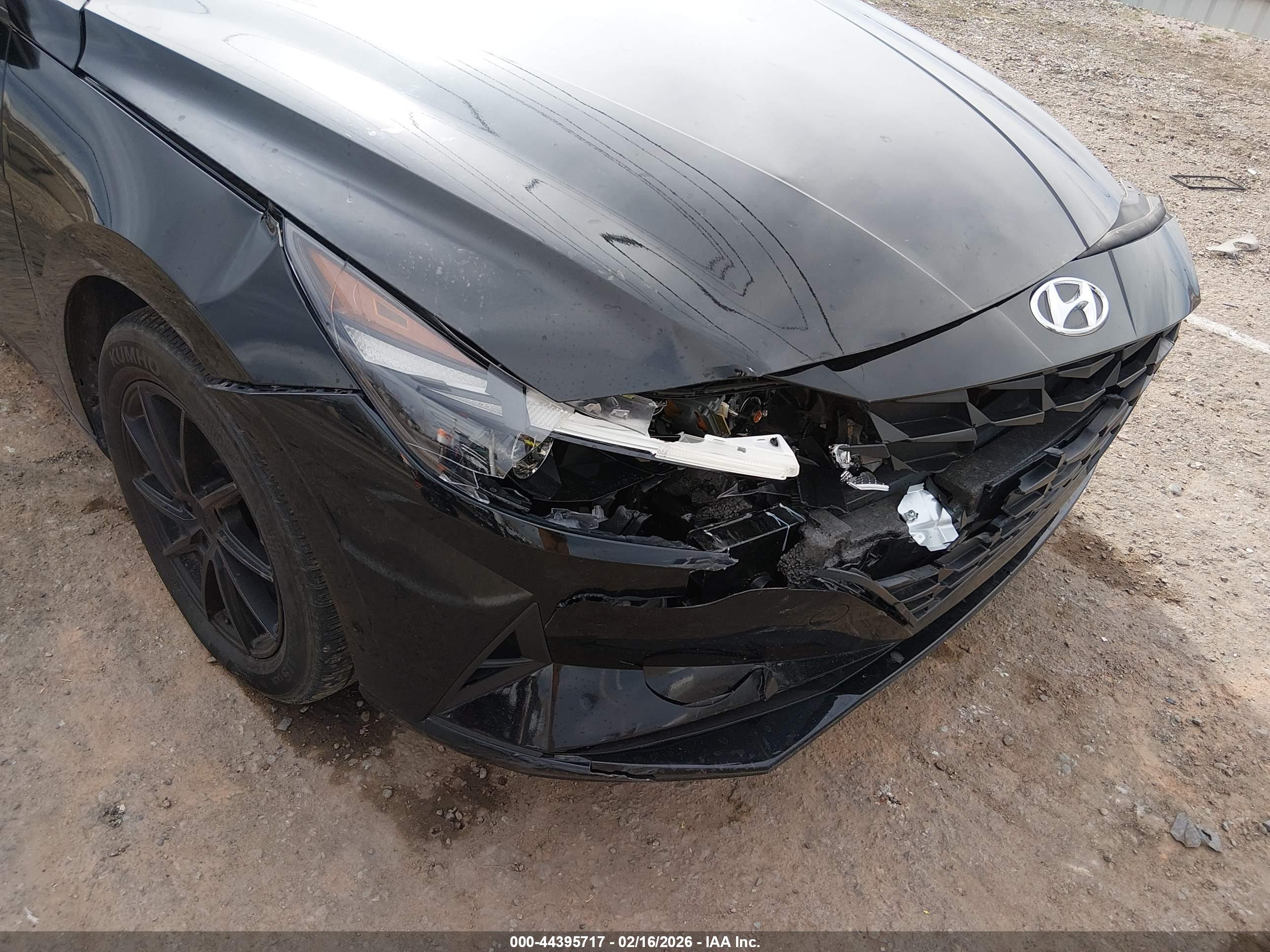 HYUNDAI ELANTRA image 6