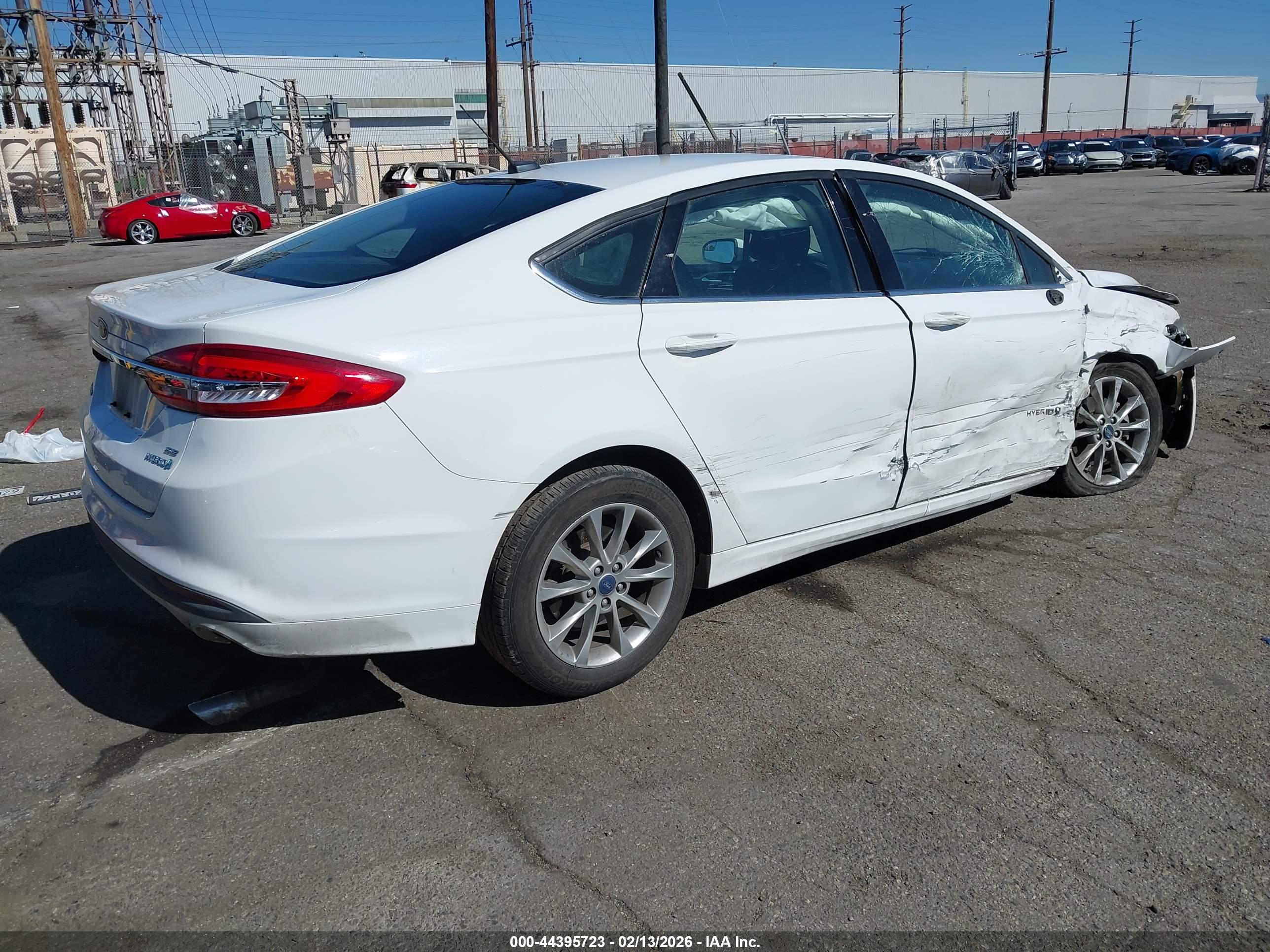 FORD FUSION image 4