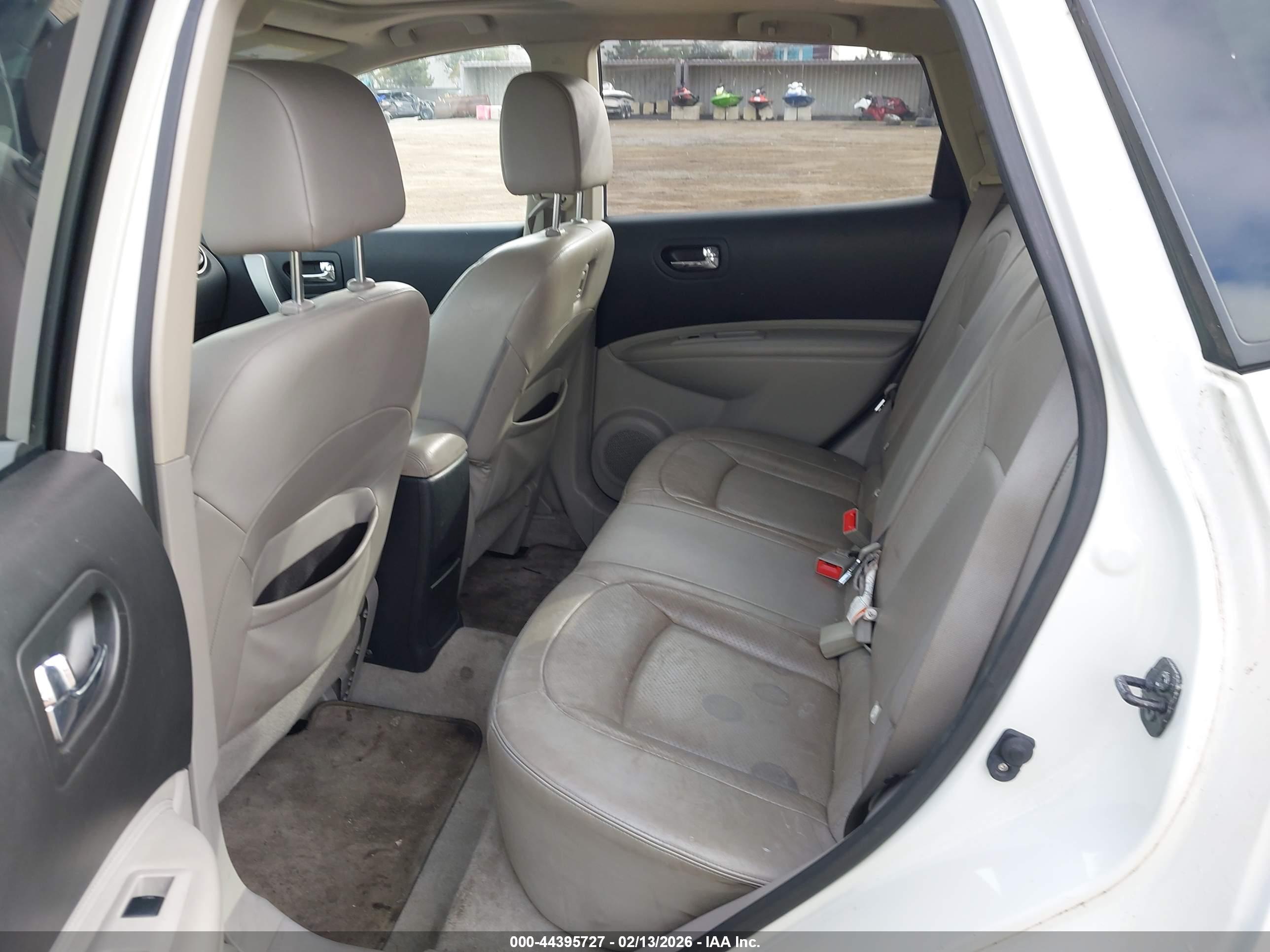 NISSAN ROGUE image 8