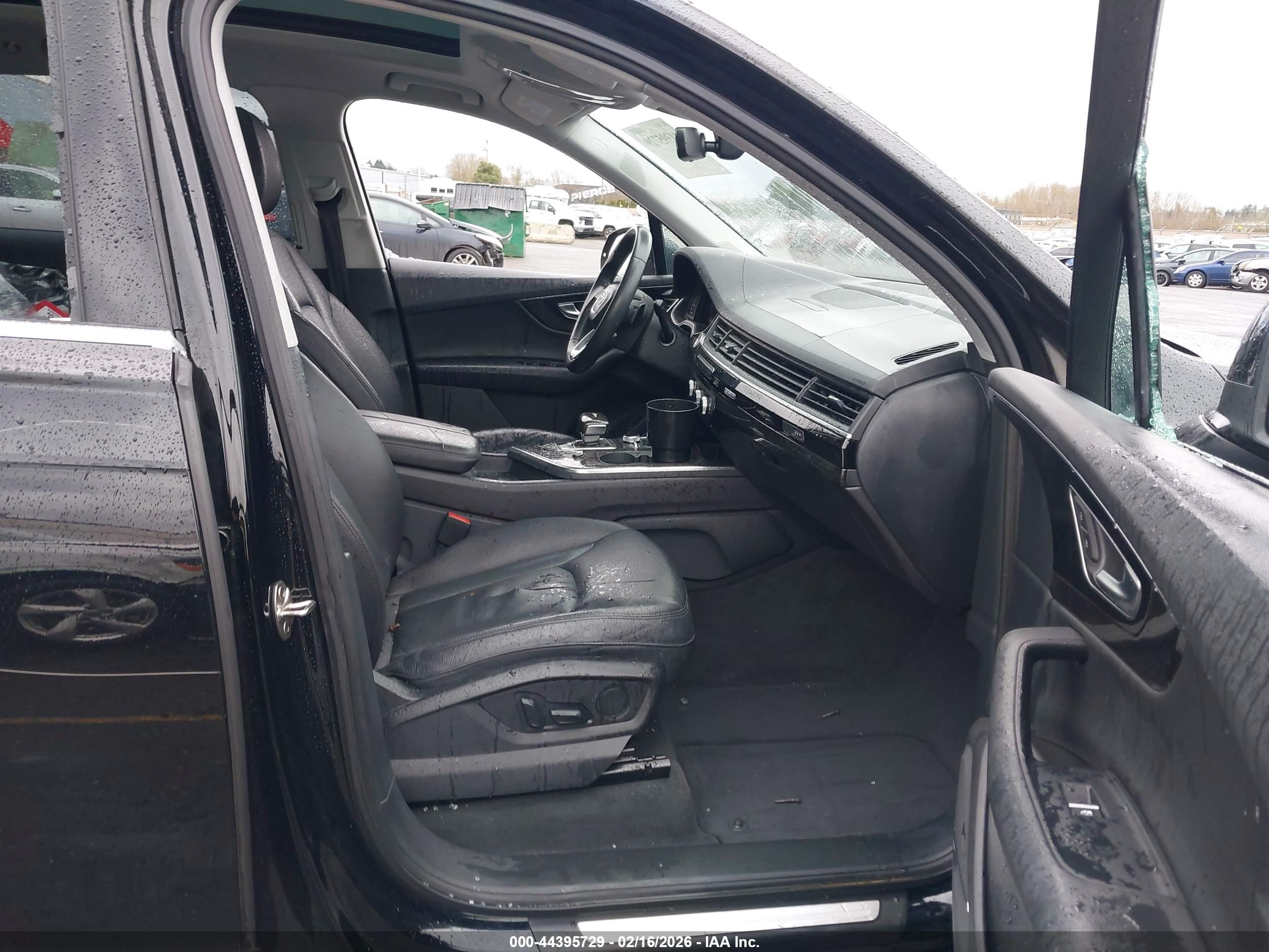 AUDI Q7 image 5