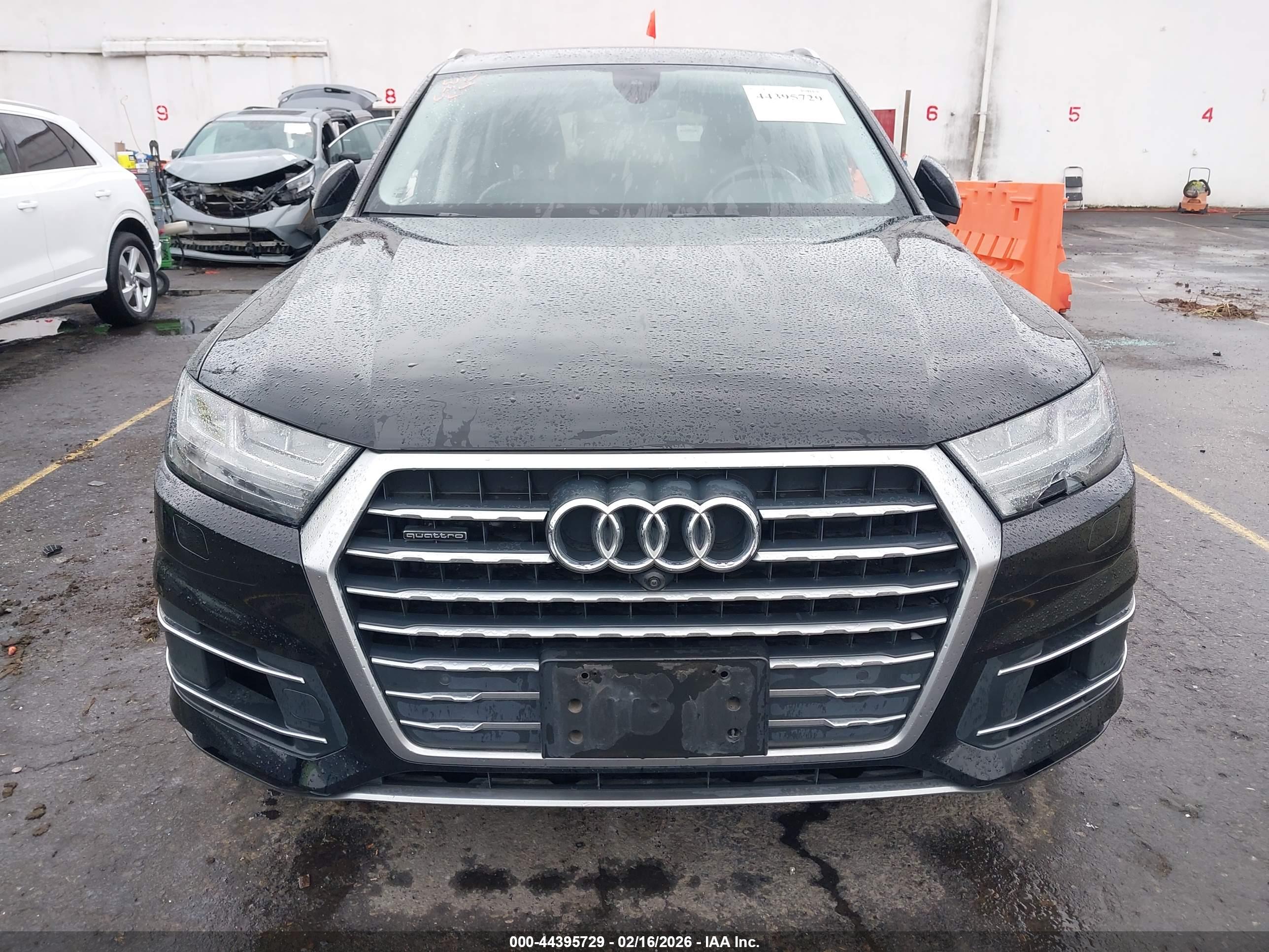 AUDI Q7 image 6