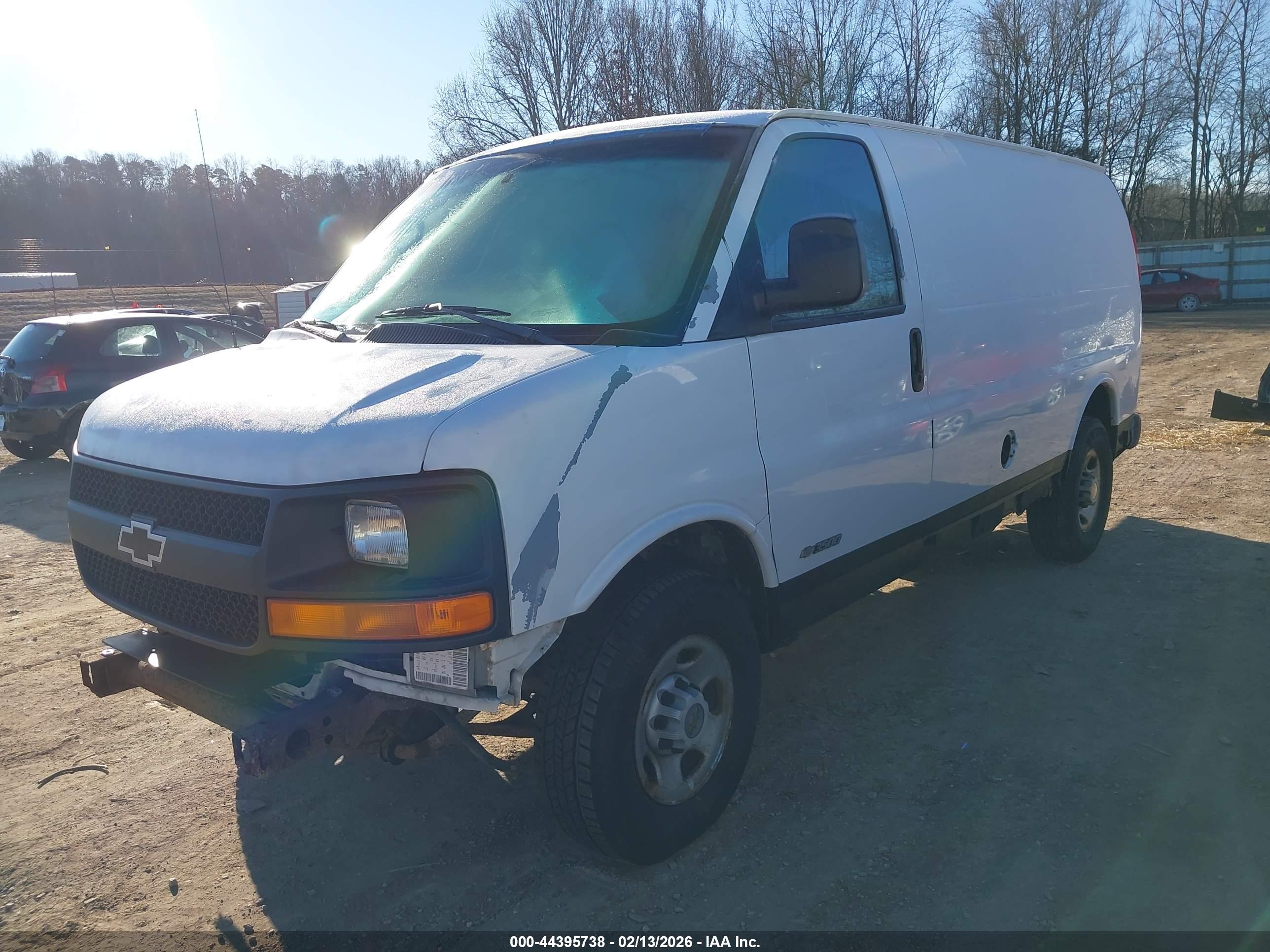 CHEVROLET EXPRESS image 2