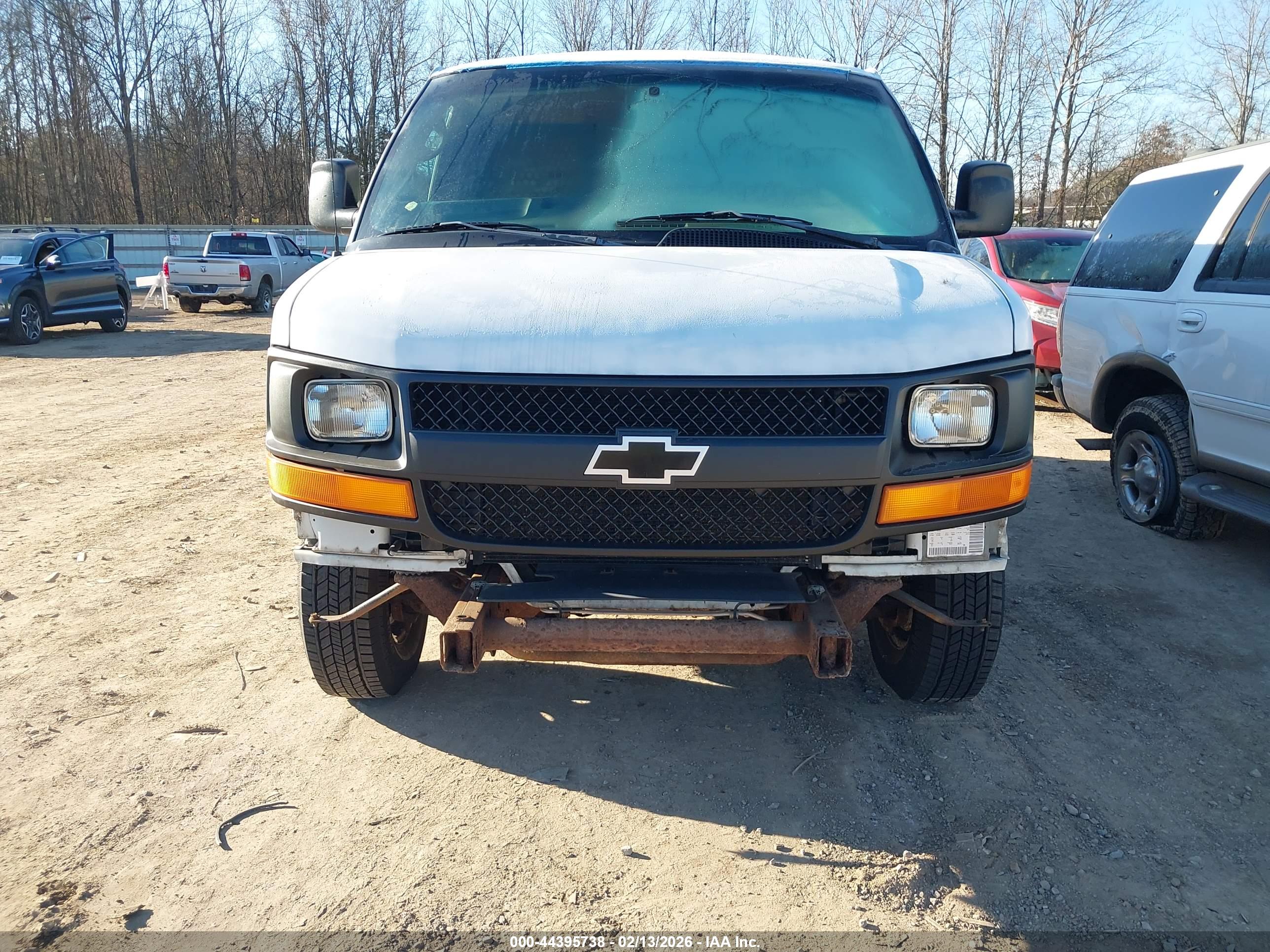 CHEVROLET EXPRESS image 6